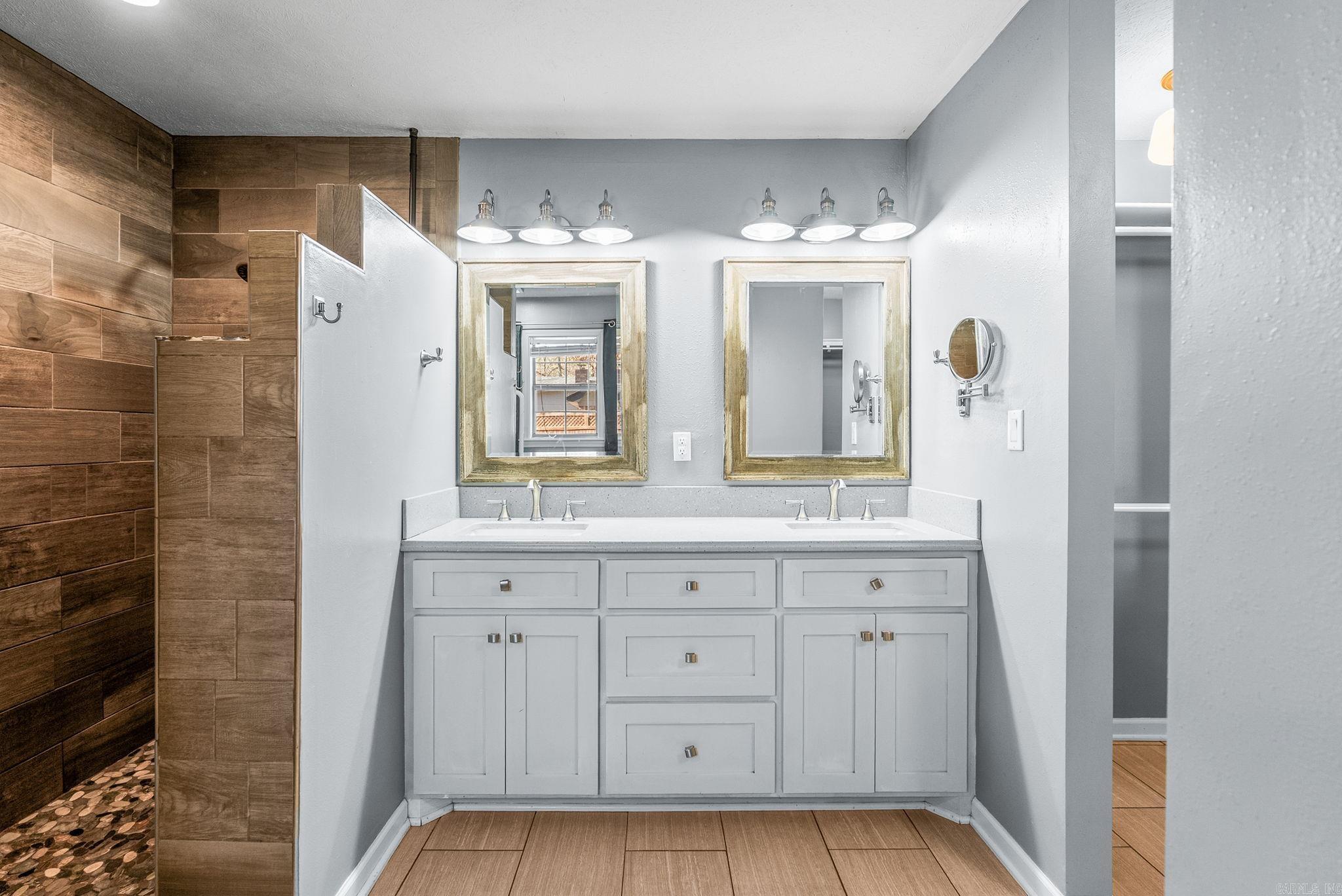 9 Burnett  Greenbrier, AR