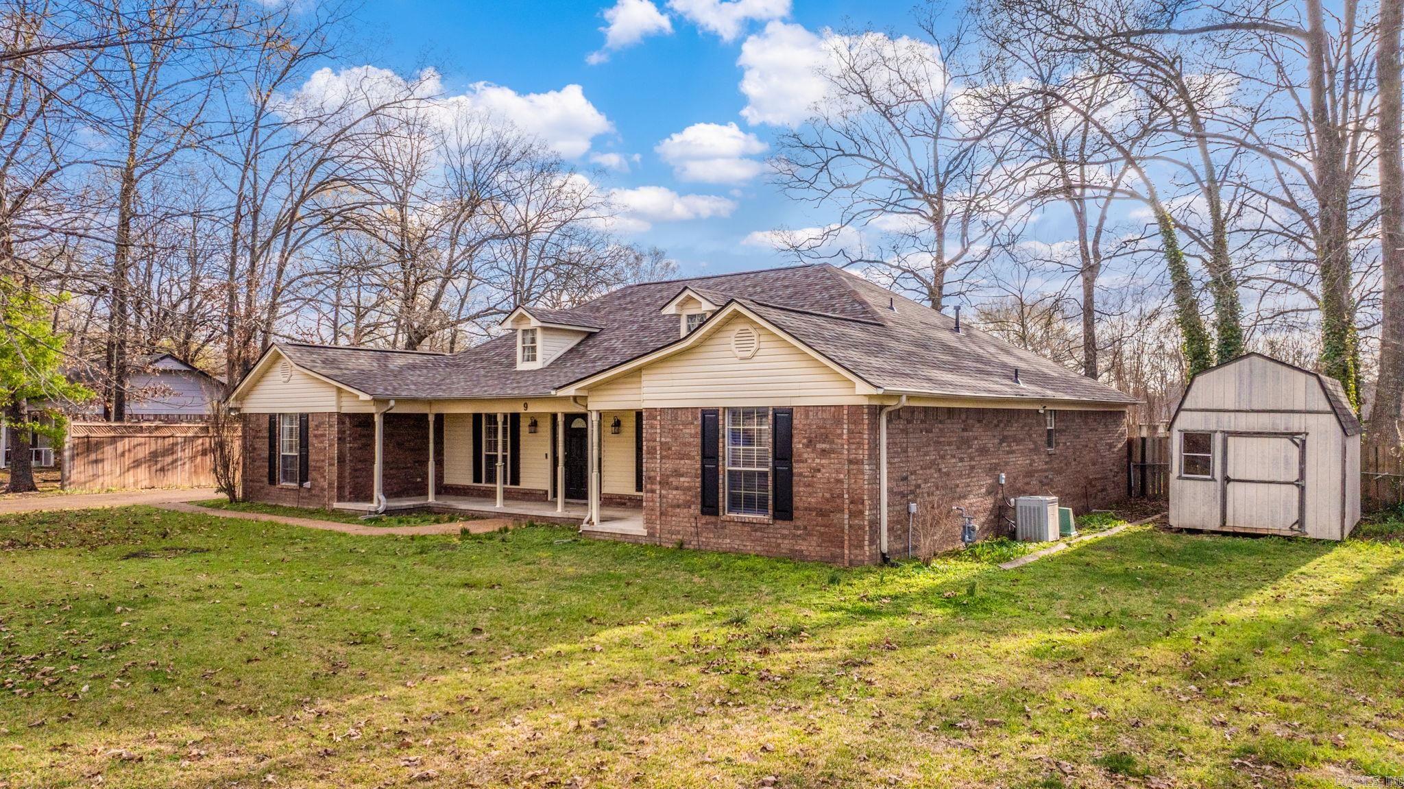 9 Burnett  Greenbrier, AR