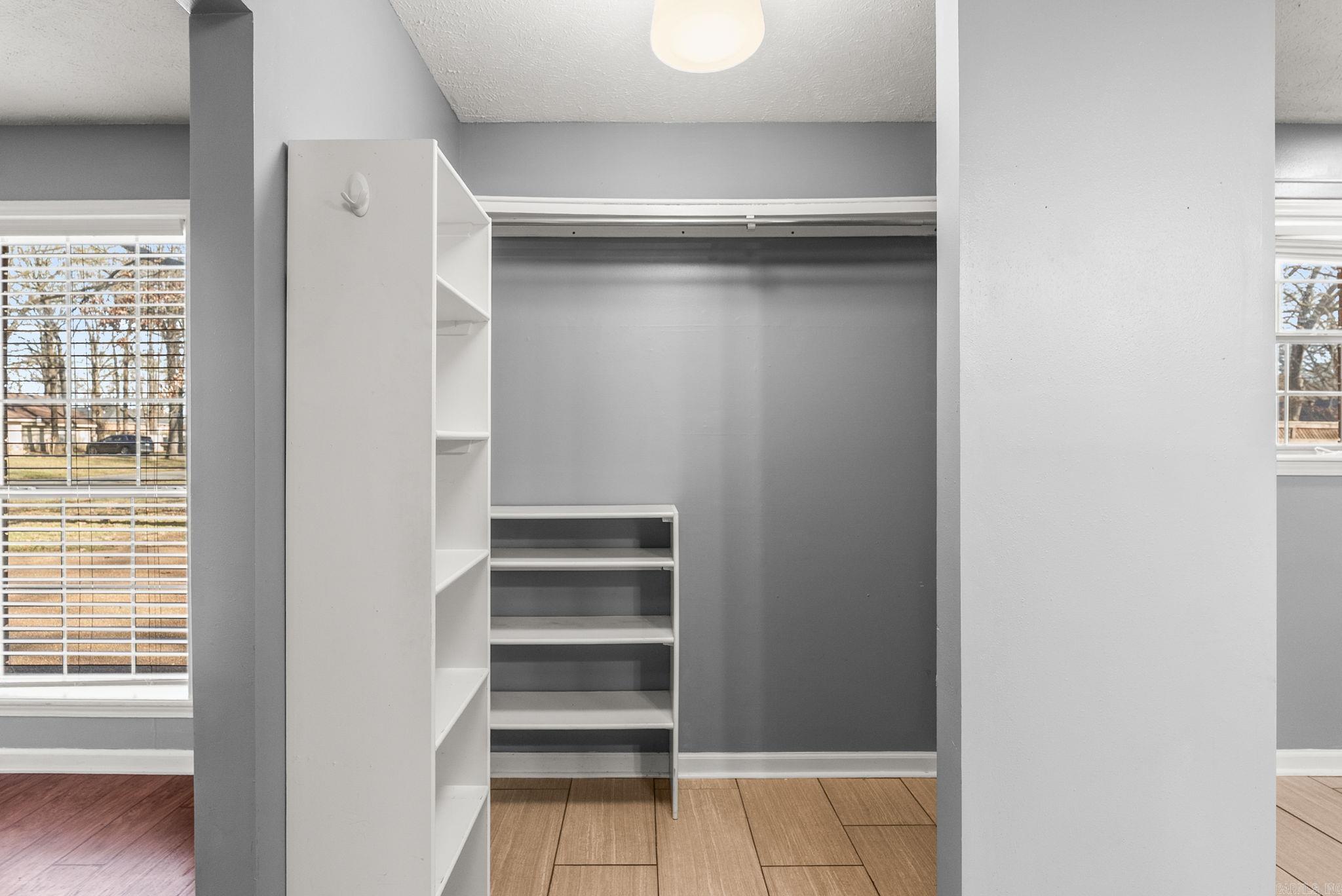 9 Burnett  Greenbrier, AR