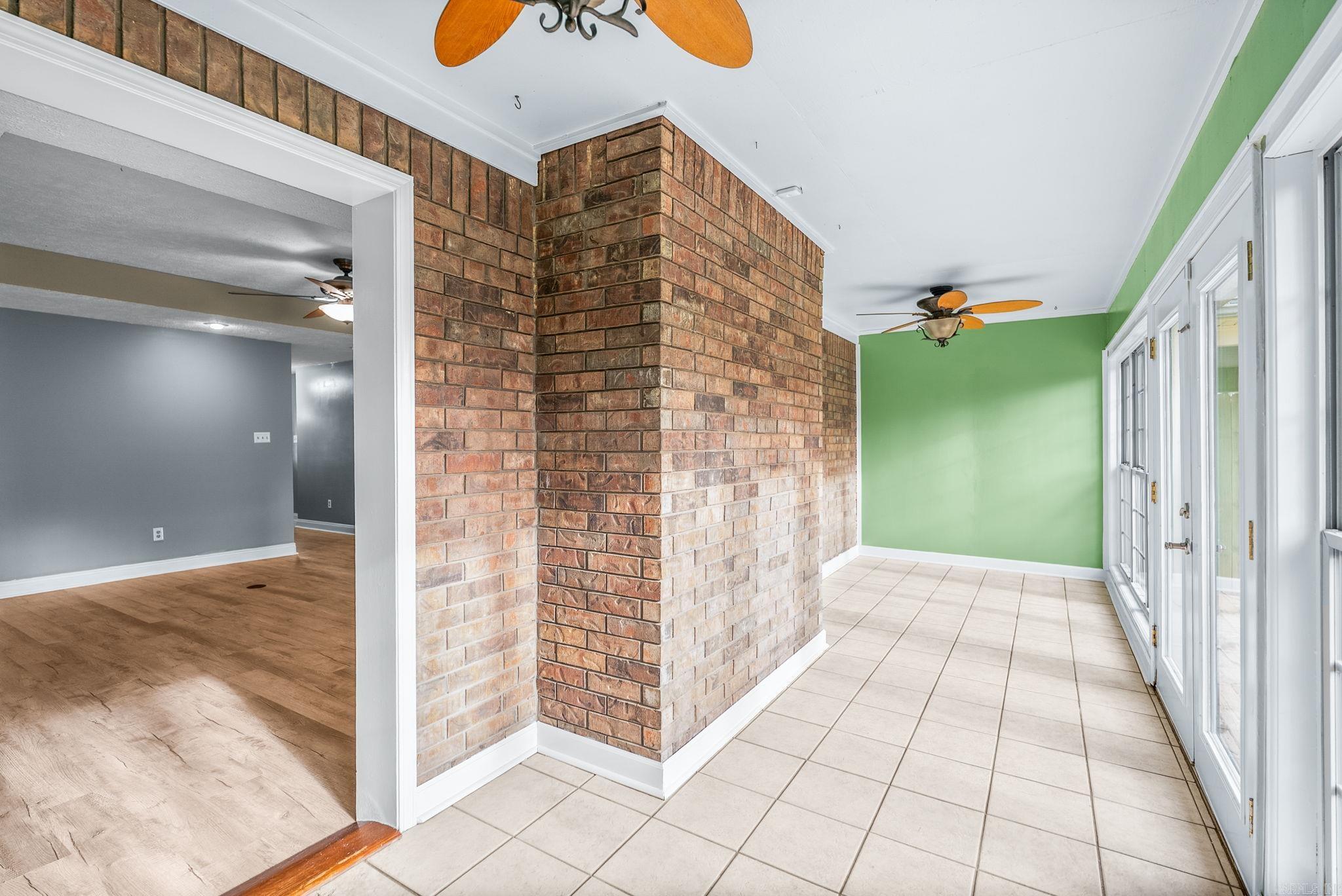 9 Burnett  Greenbrier, AR