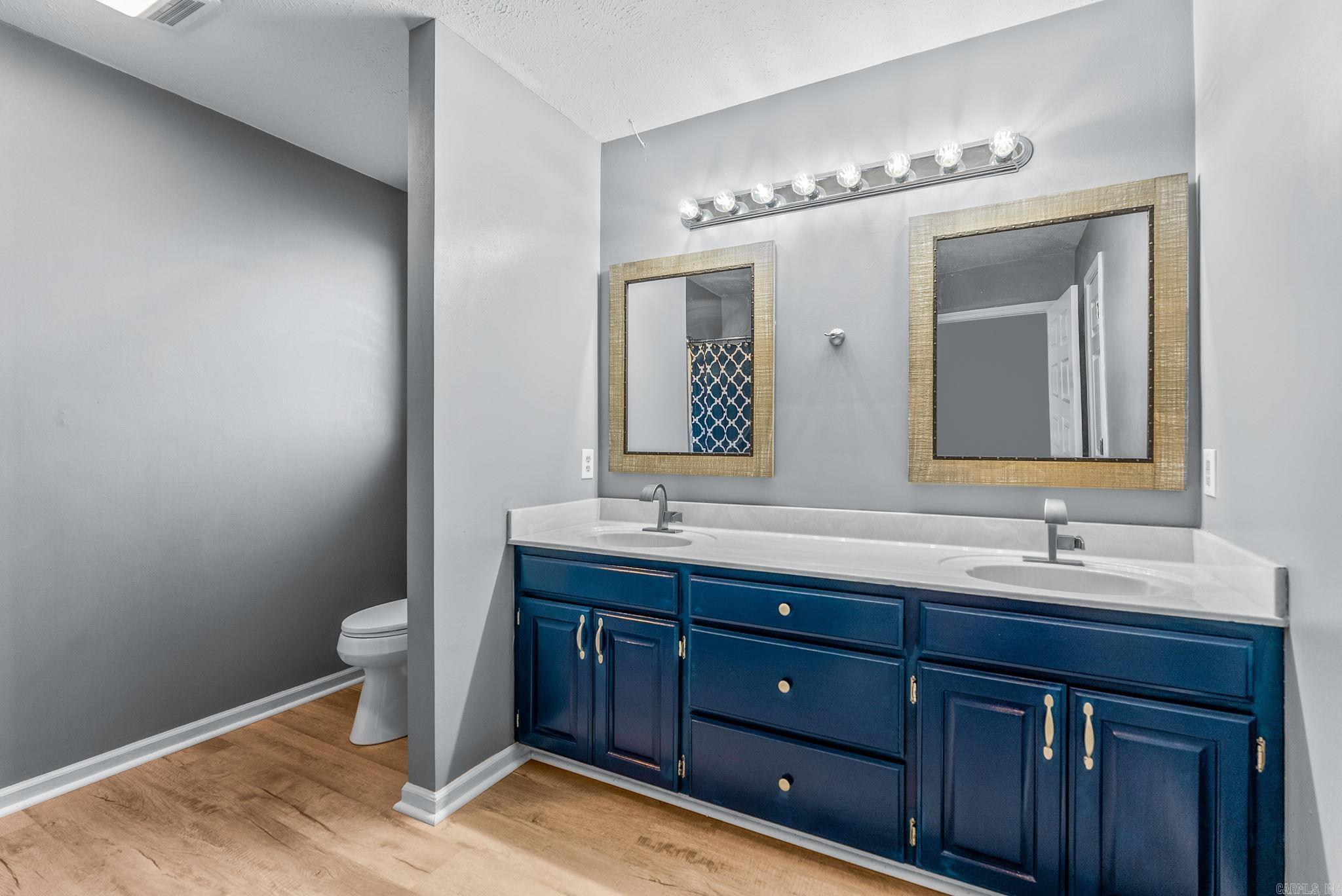 9 Burnett  Greenbrier, AR