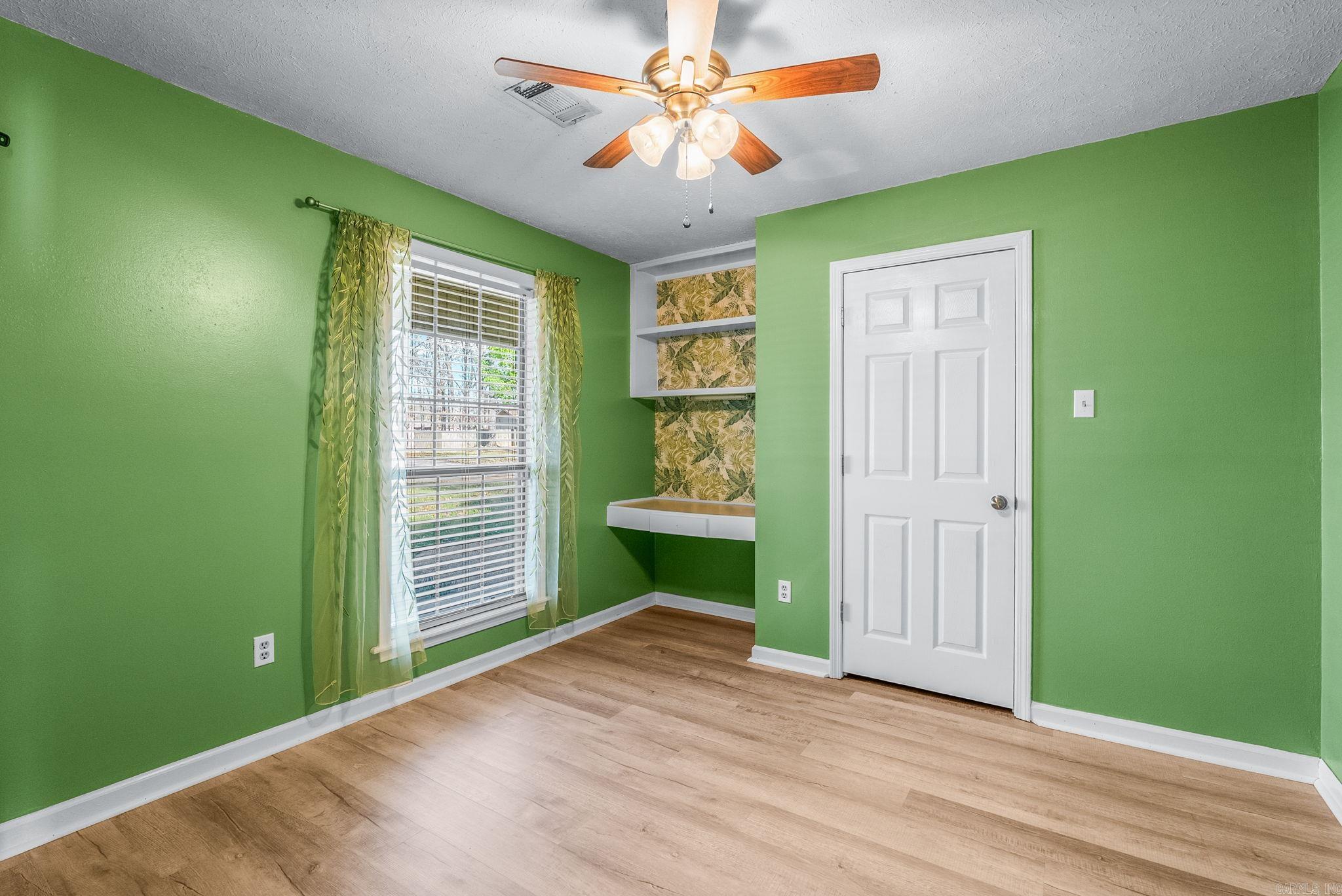 9 Burnett  Greenbrier, AR