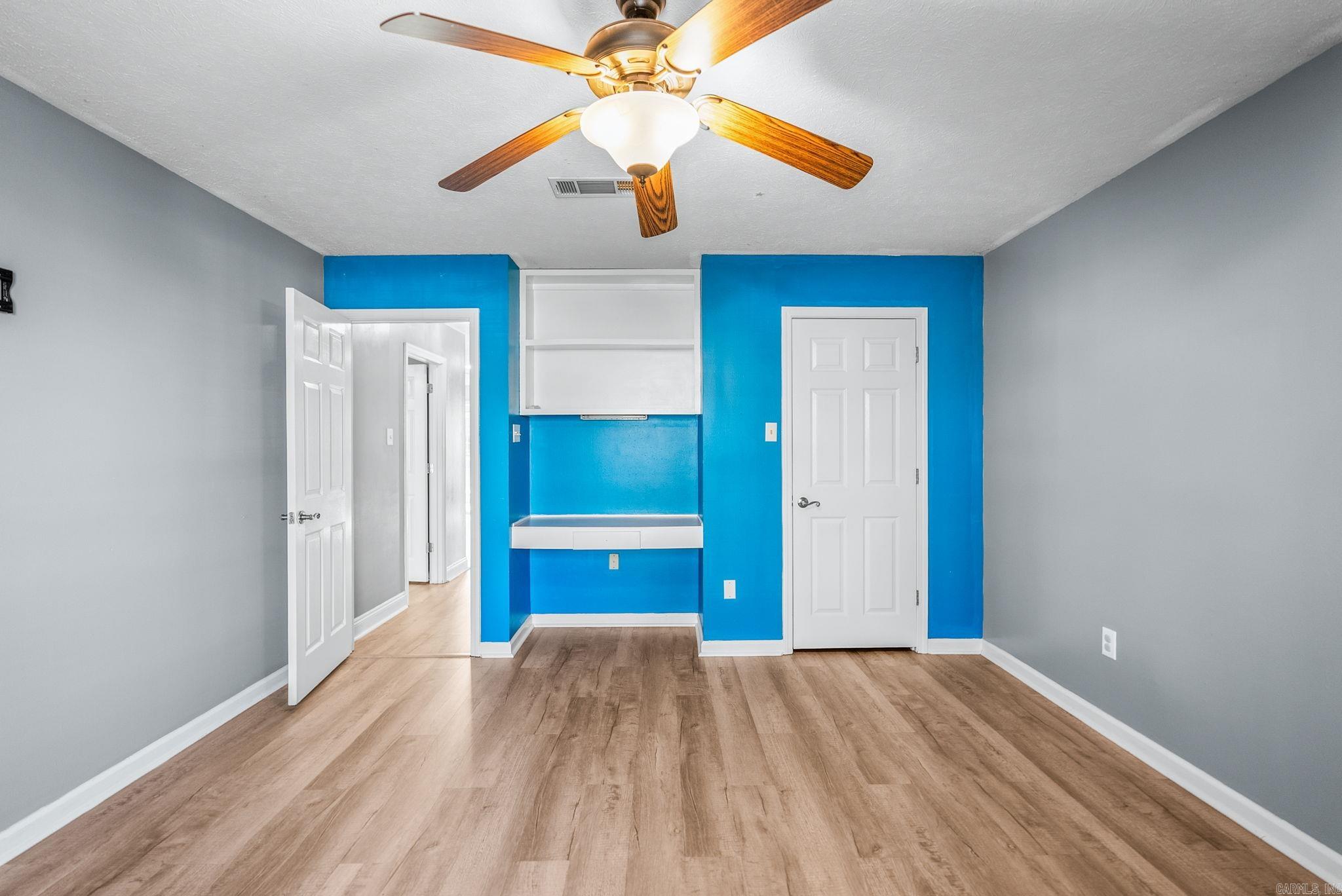 9 Burnett  Greenbrier, AR