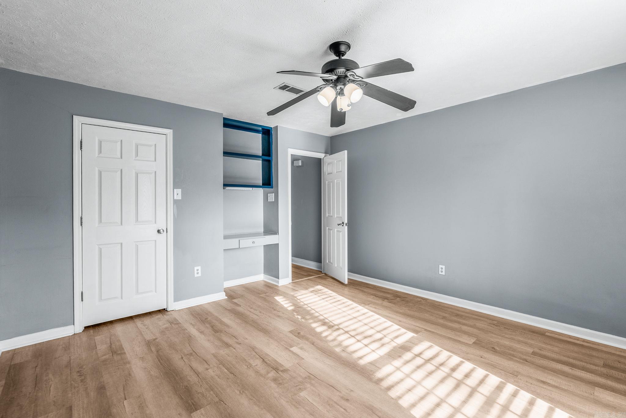 9 Burnett  Greenbrier, AR