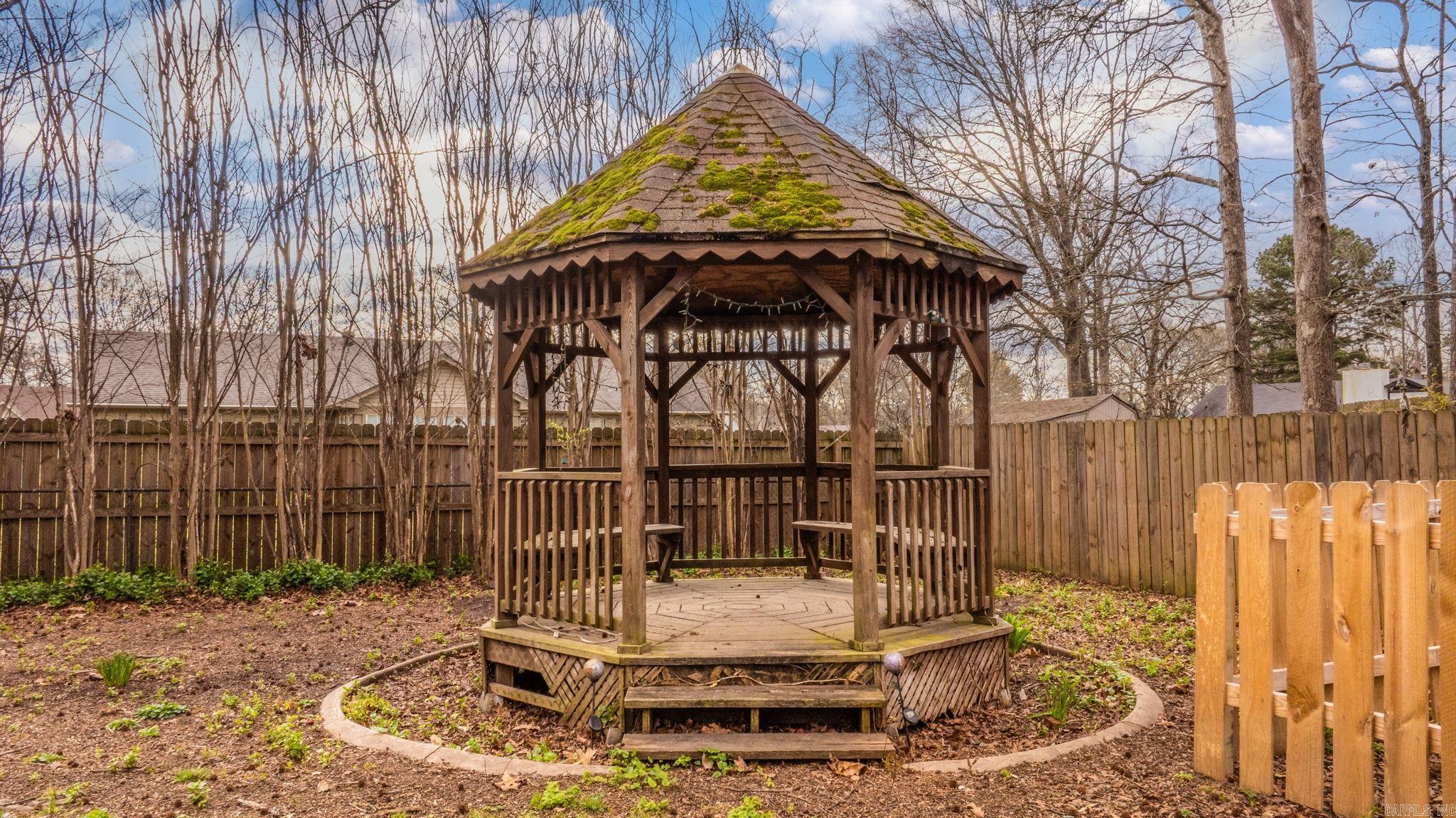 9 Burnett  Greenbrier, AR