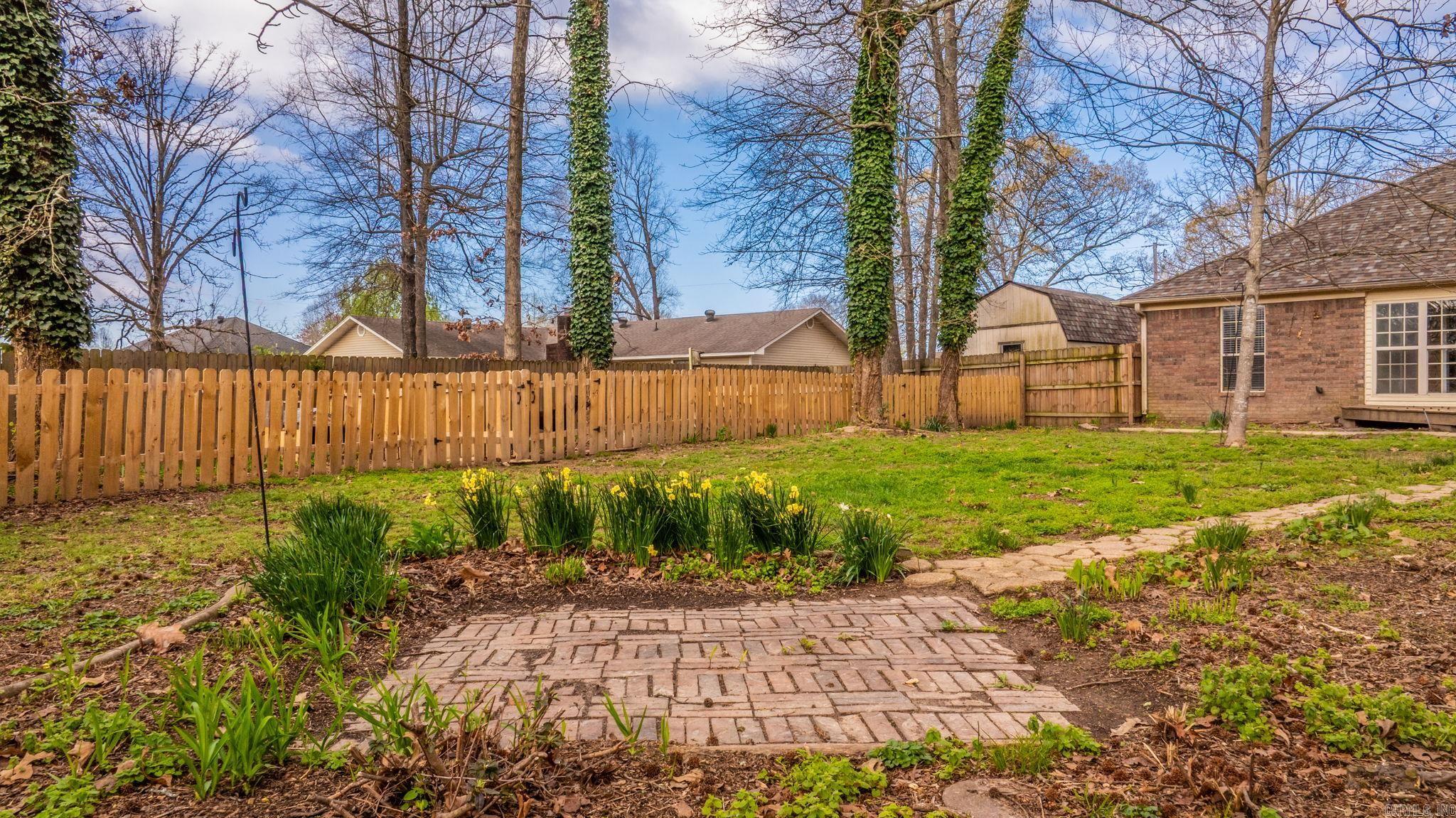 9 Burnett  Greenbrier, AR