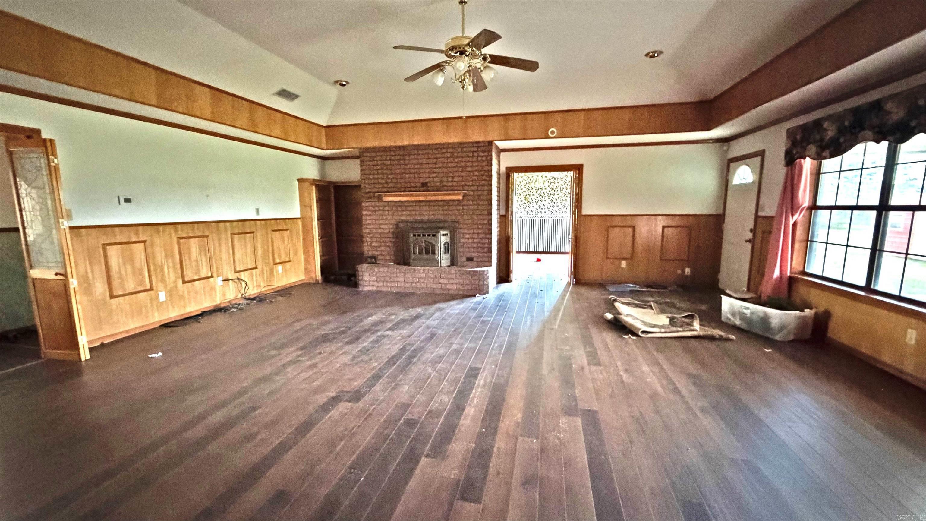 766 County Rd 1229  Pittsburg, AR