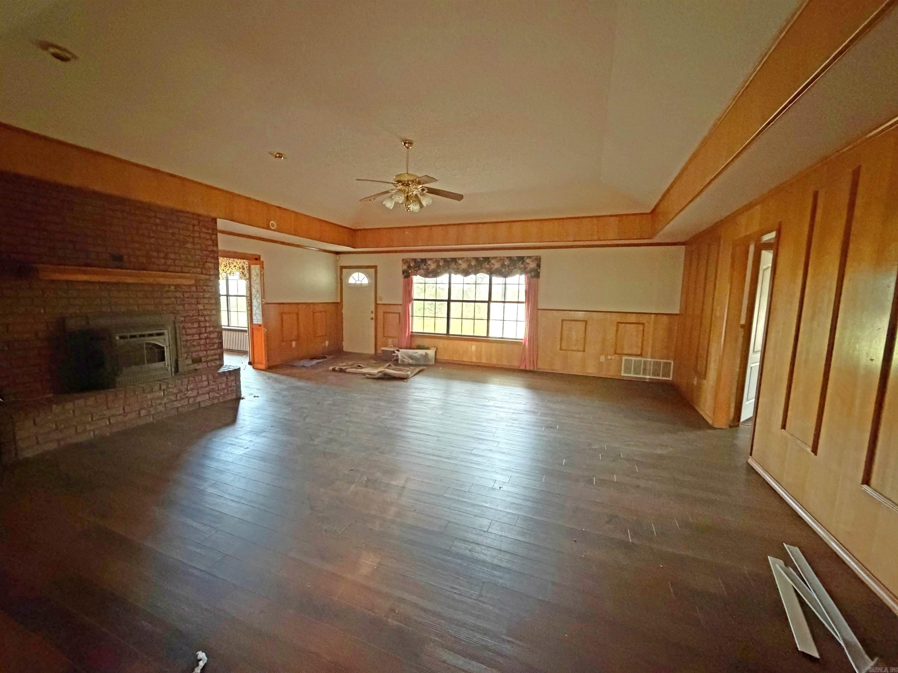 766 County Rd 1229  Pittsburg, AR