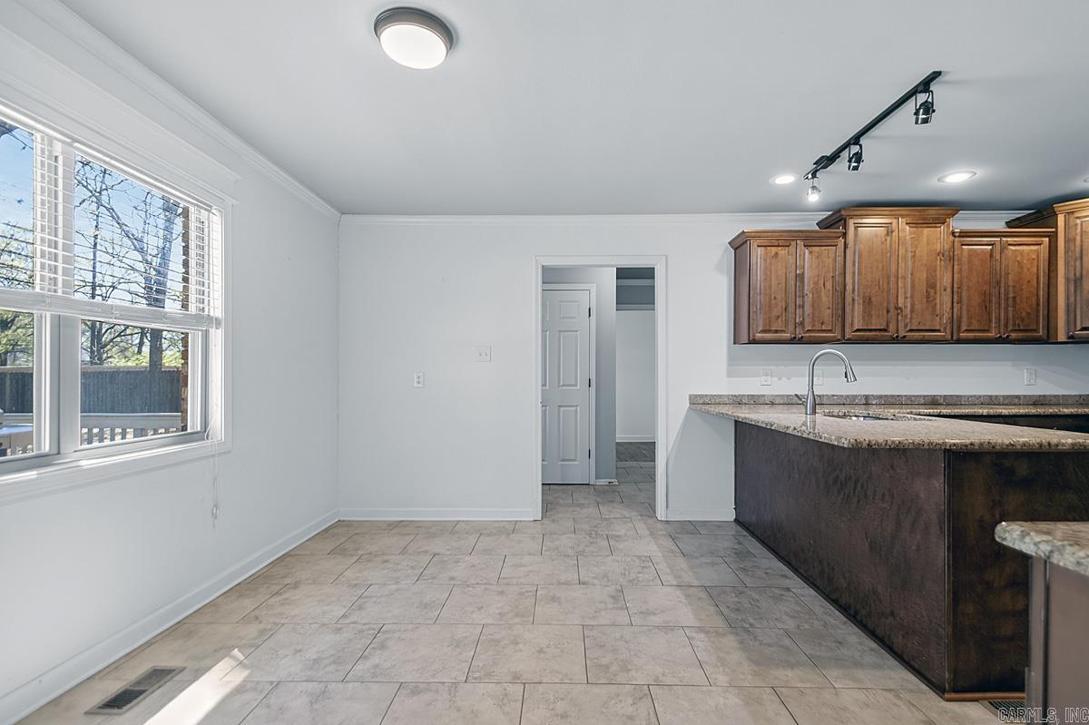 4 Barber  Maumelle, AR