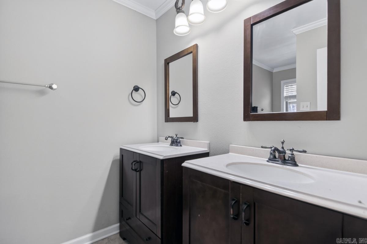 4 Barber  Maumelle, AR