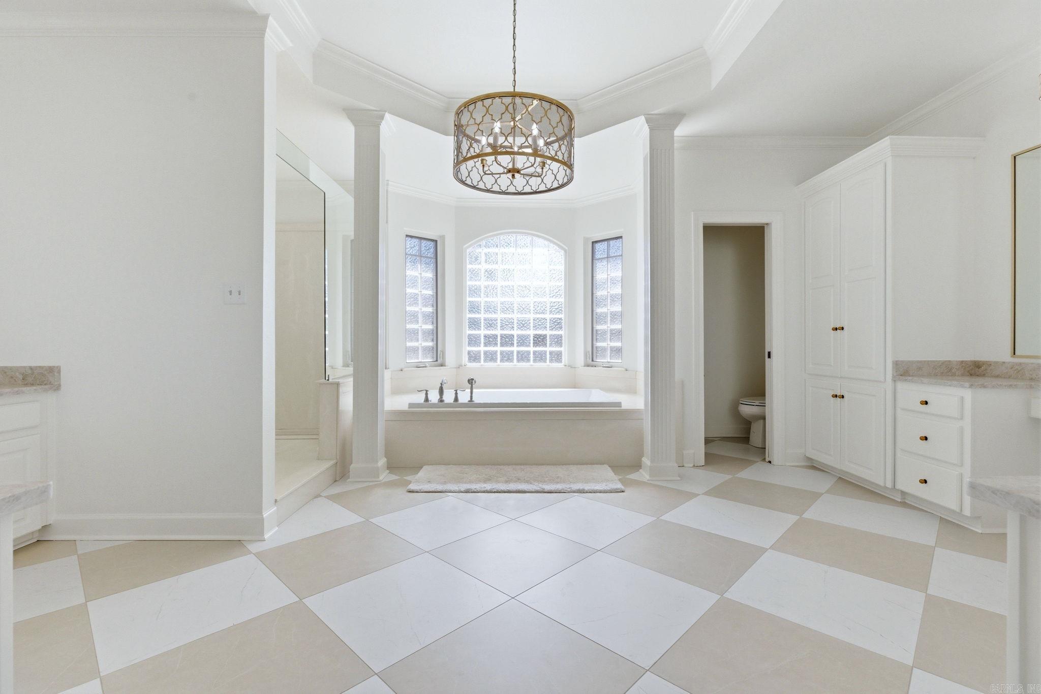 5006 Colonial  Benton, AR