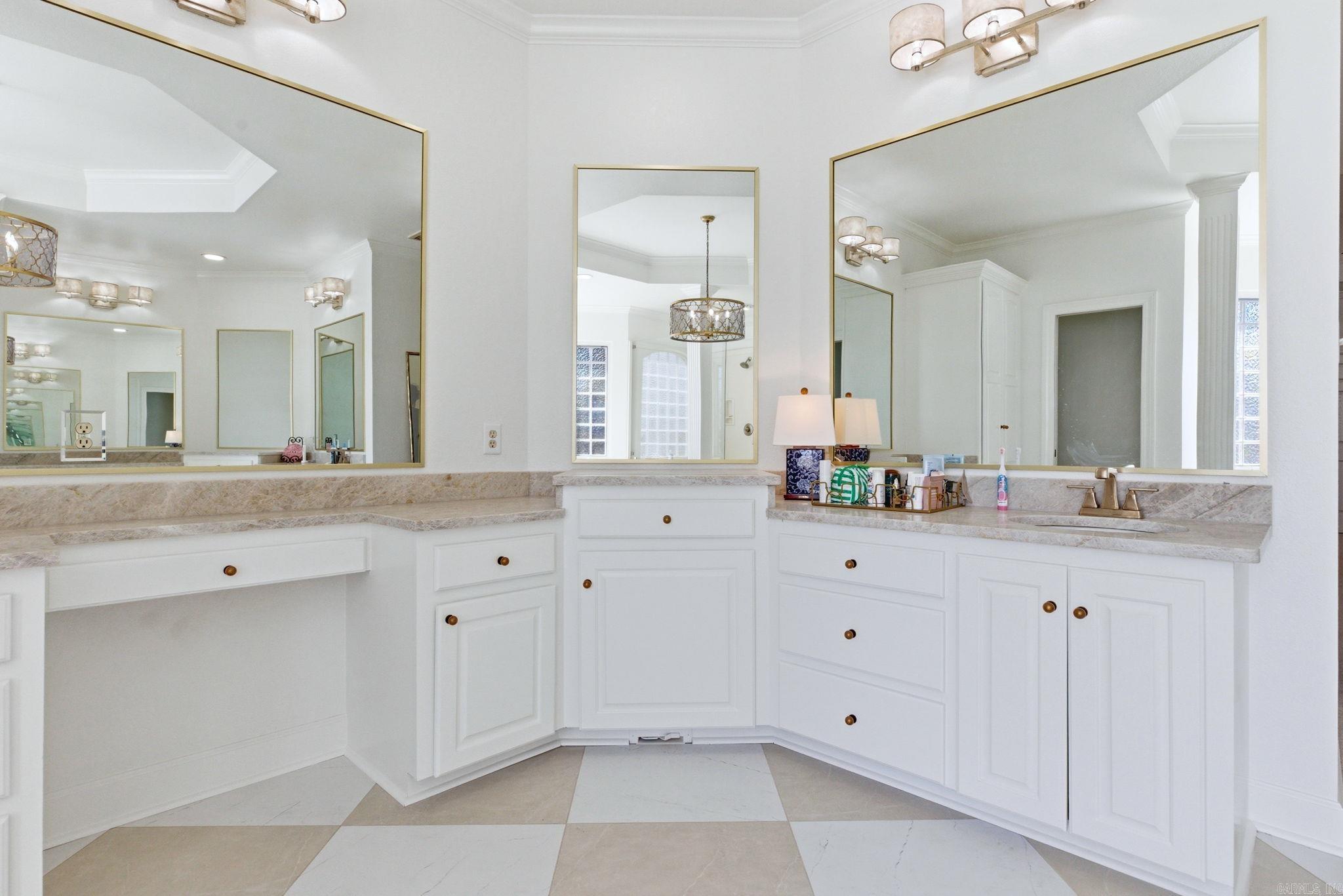 5006 Colonial  Benton, AR