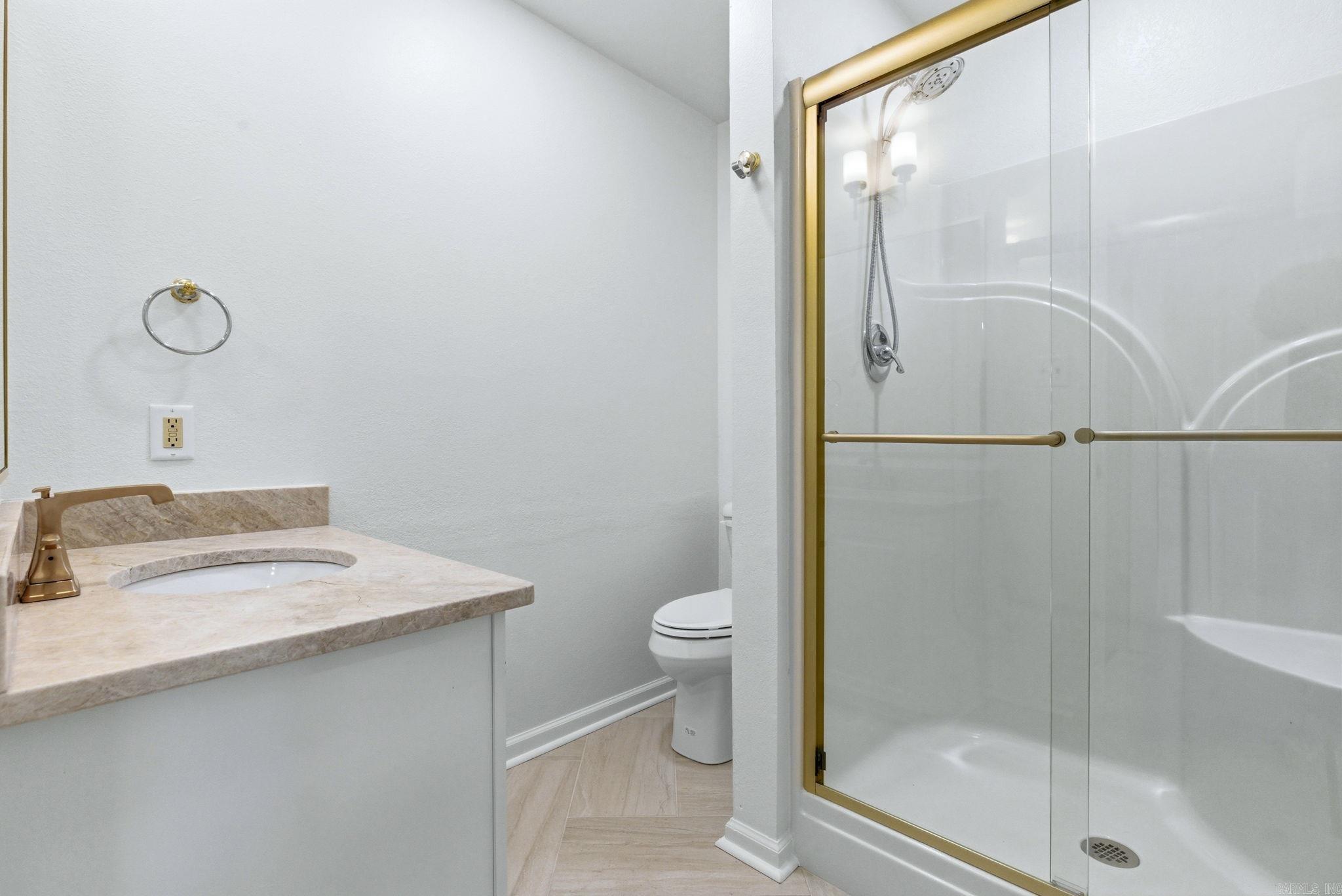 5006 Colonial  Benton, AR