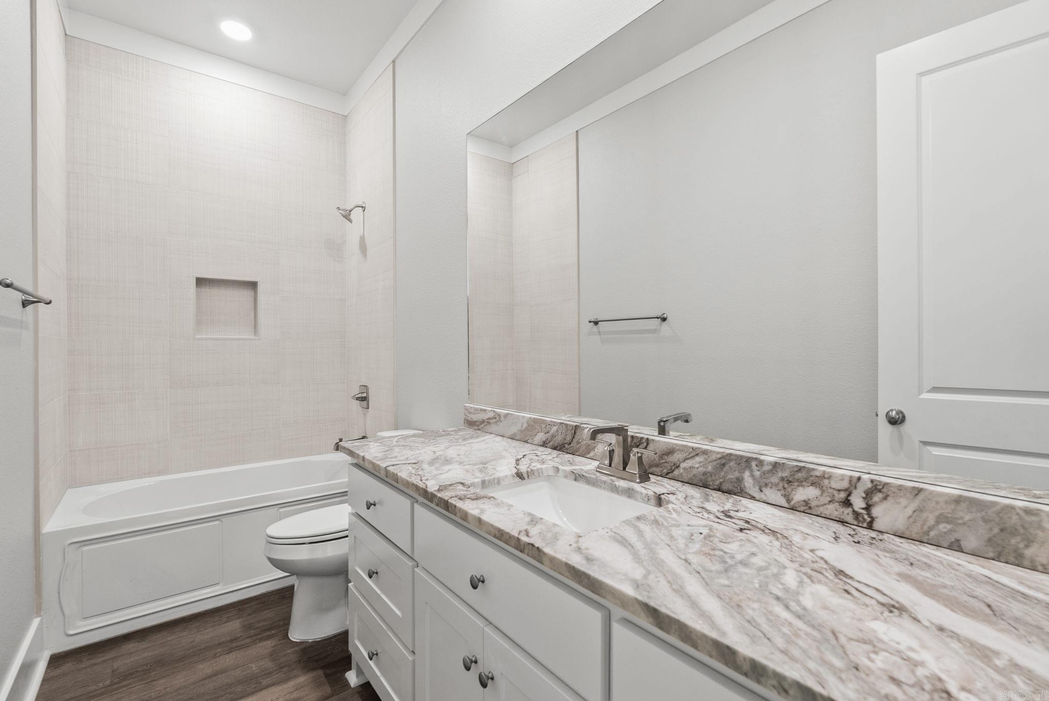 514 Corondelet Lane  Maumelle, AR