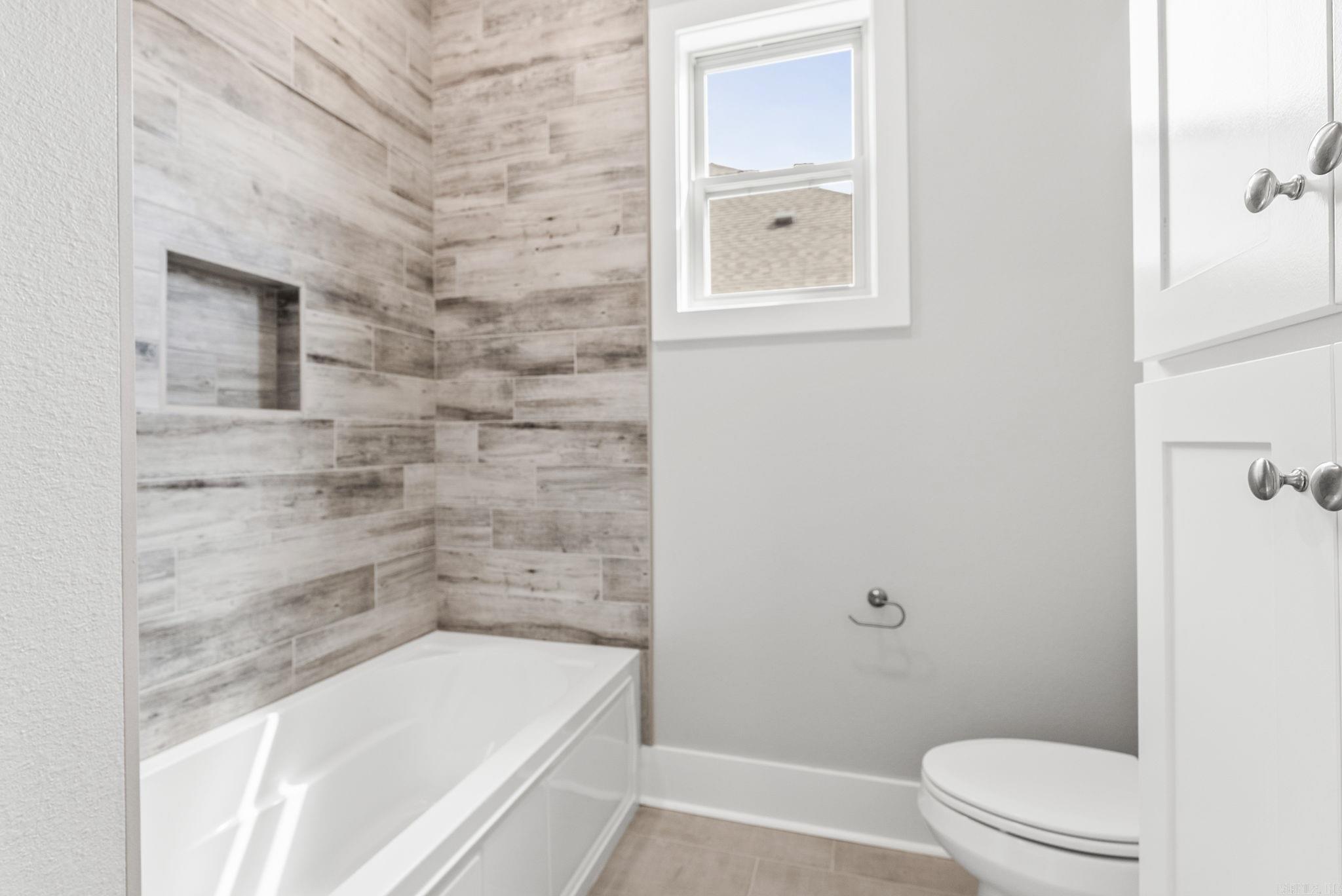 514 Corondelet Lane  Maumelle, AR