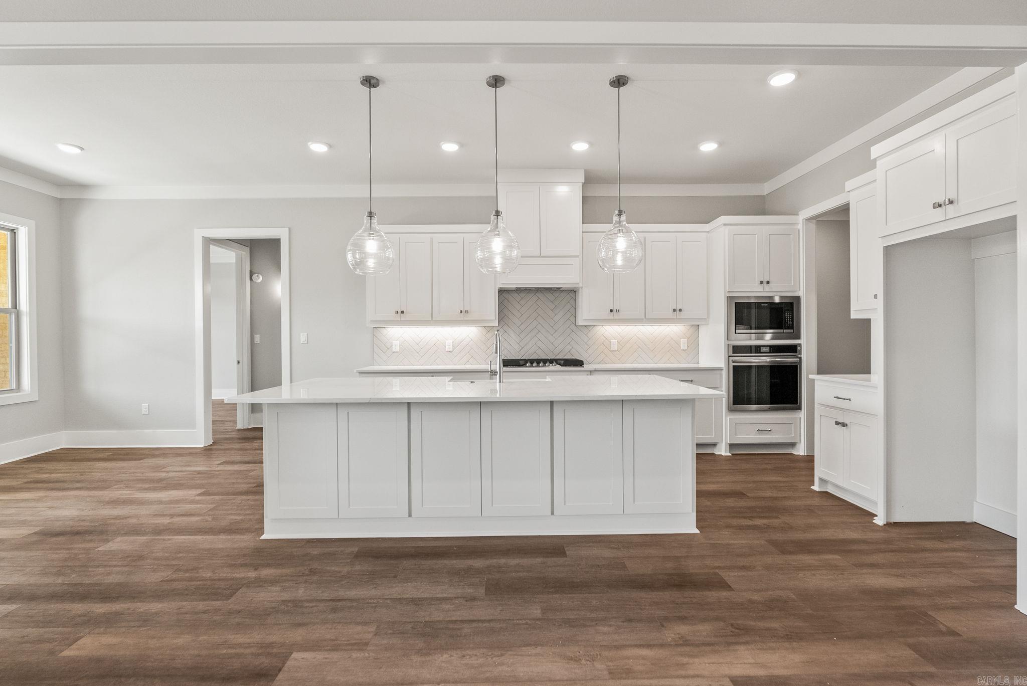 514 Corondelet Lane  Maumelle, AR