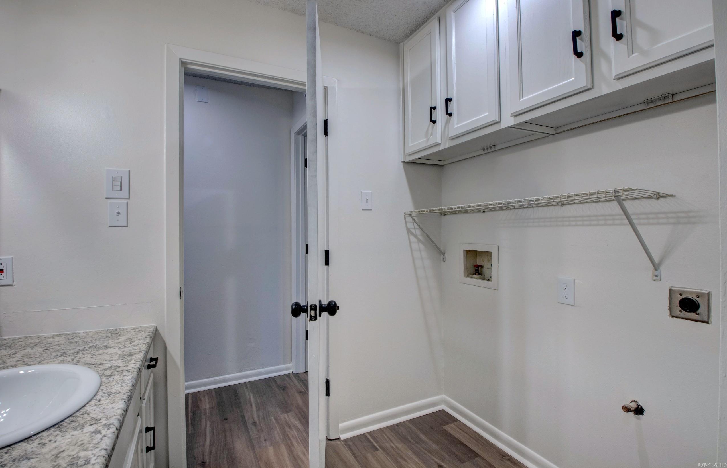 1905 Labette Manor  LITTLE FLOCK, AR