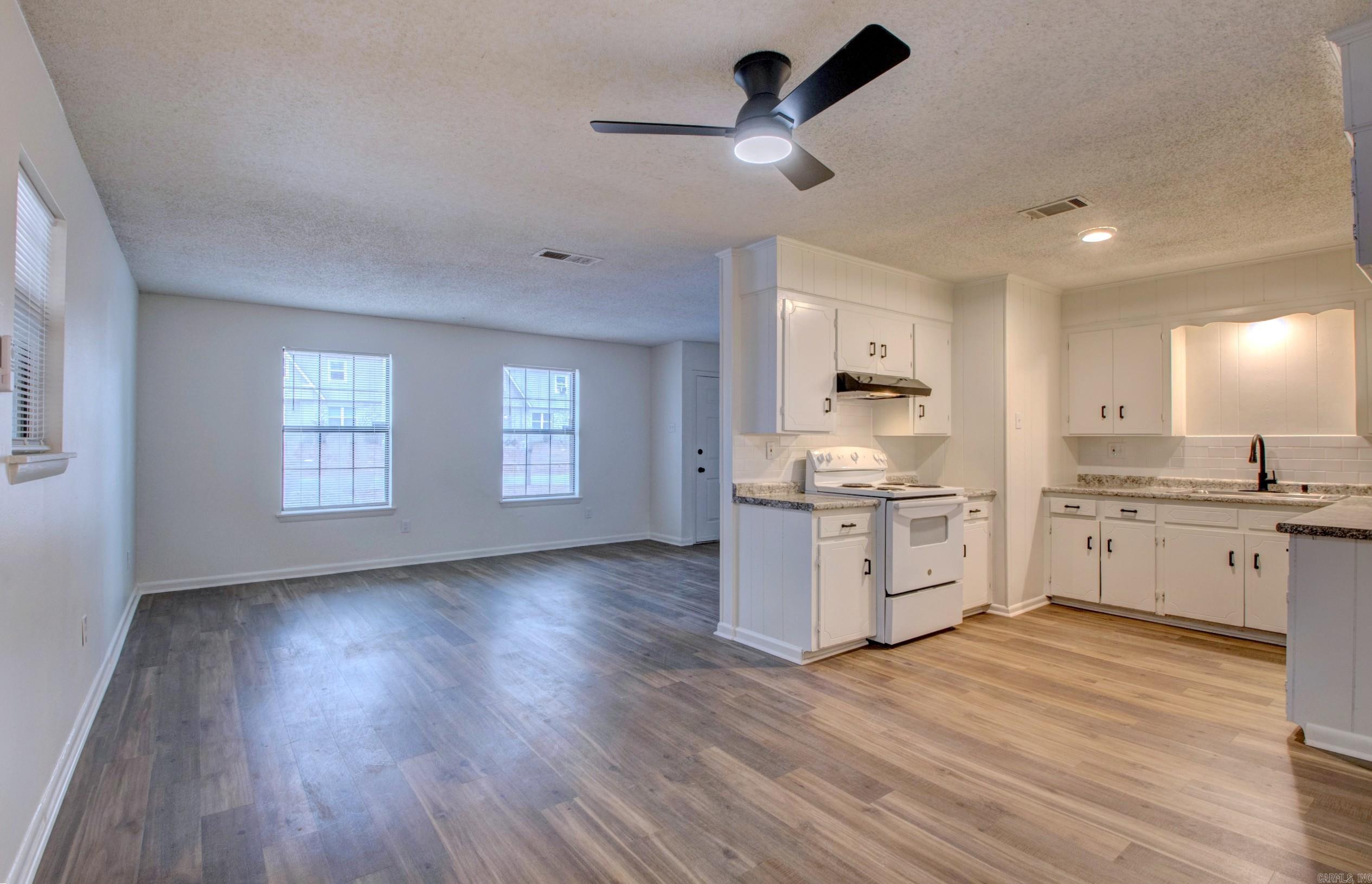 1905 Labette Manor  LITTLE FLOCK, AR