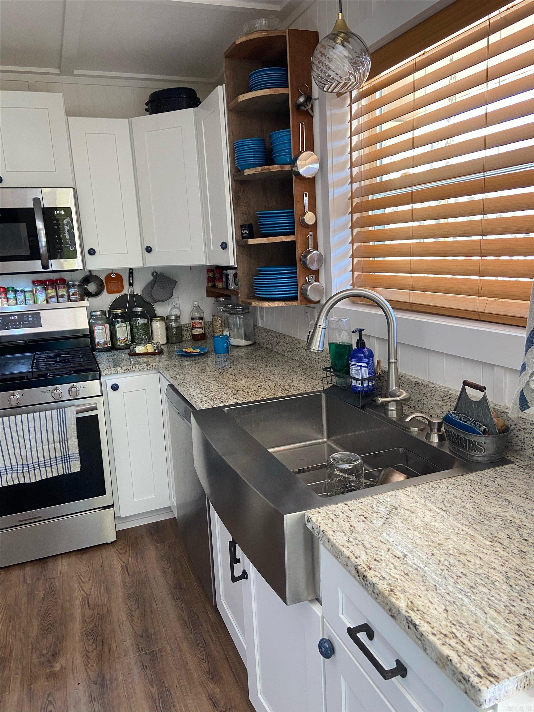 517 & 517 B E Webb  Mountain View, AR