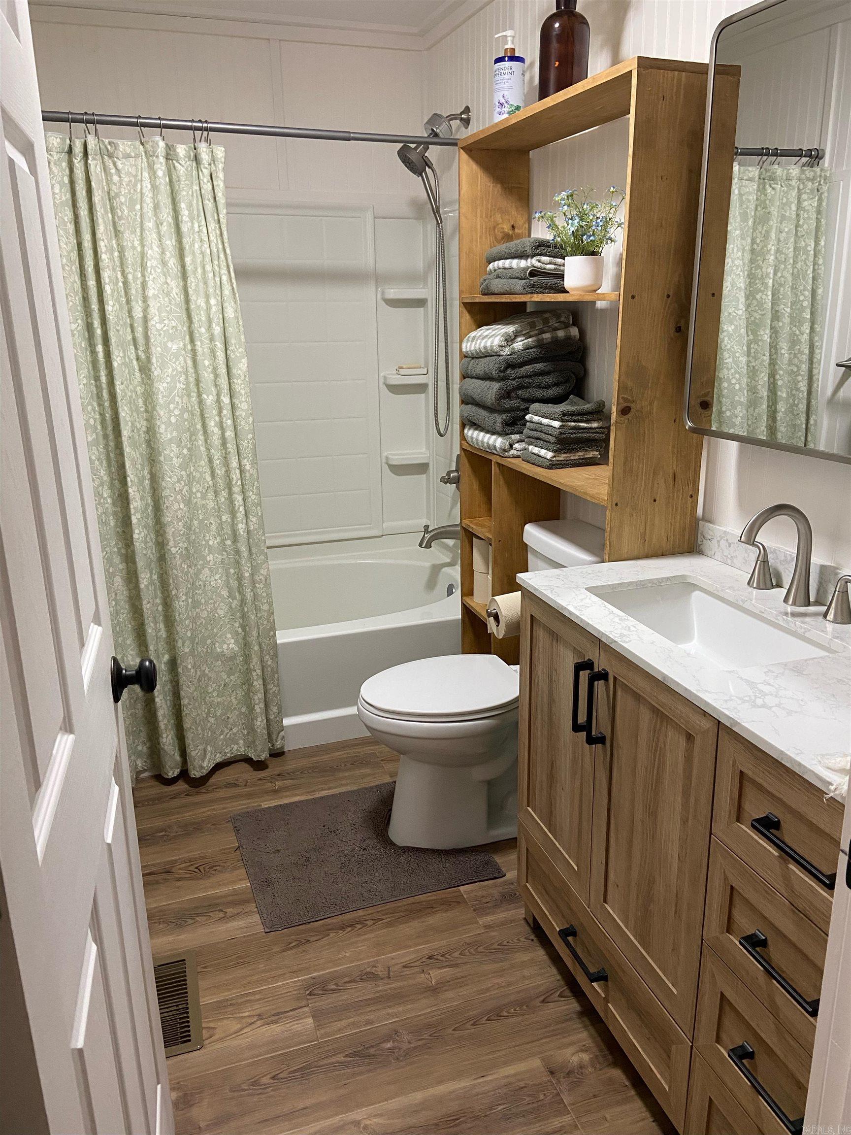 517 & 517 B E Webb  Mountain View, AR