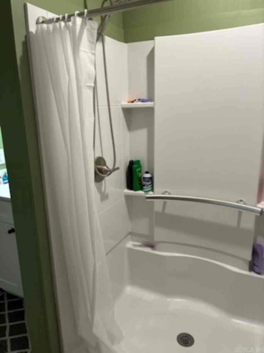 517 & 517 B E Webb  Mountain View, AR