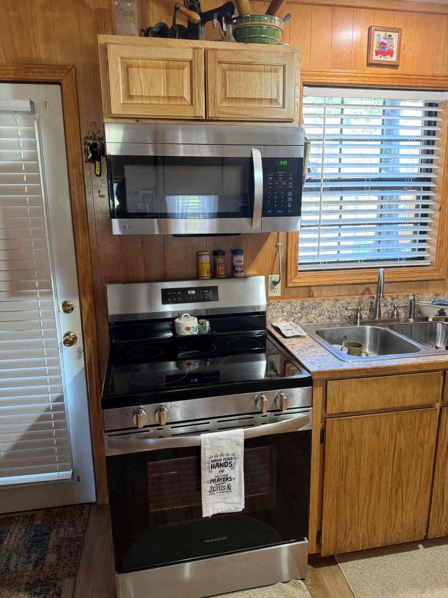 517 & 517 B E Webb  Mountain View, AR