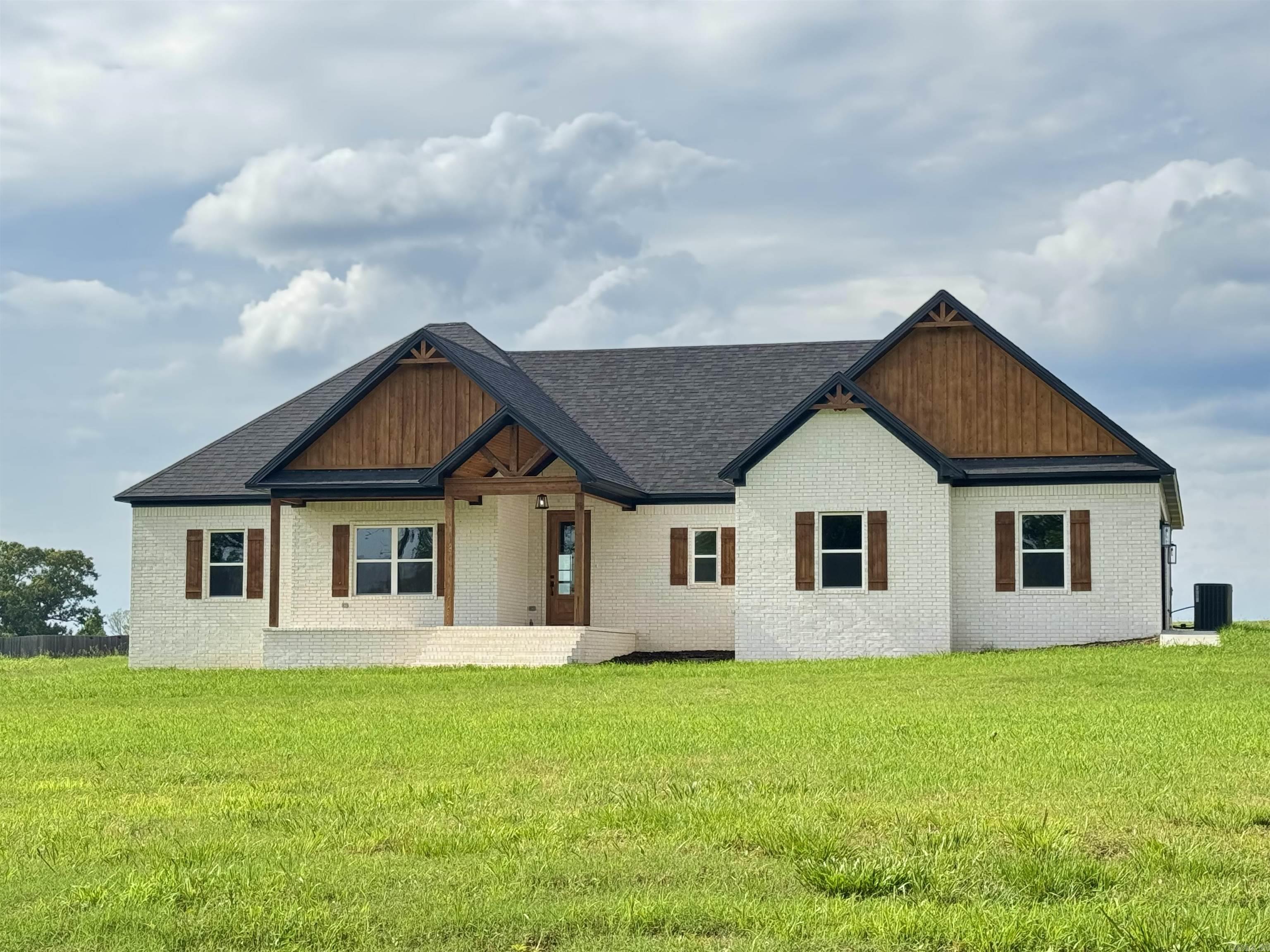 196 Irene  Greenbrier, AR