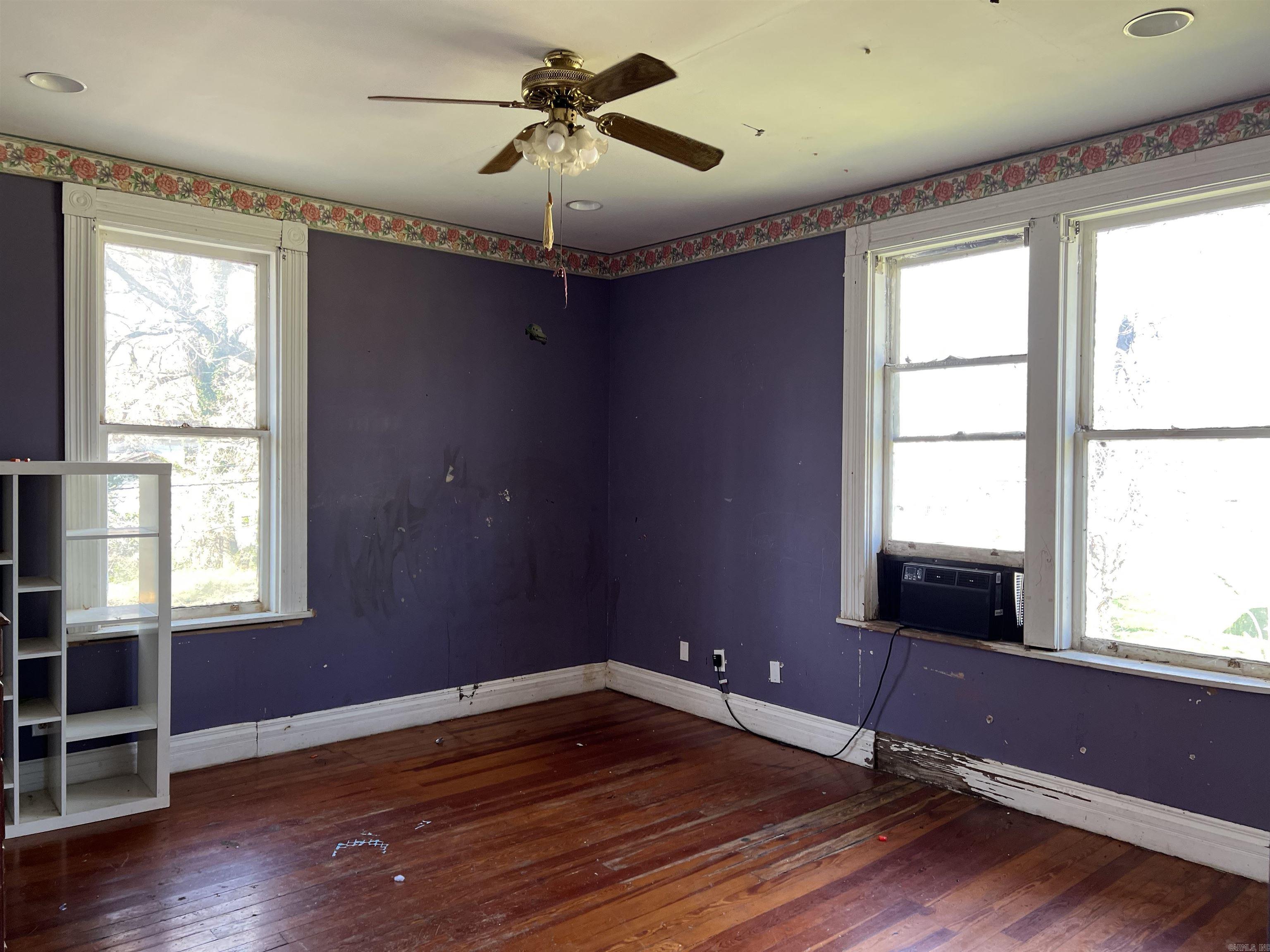 319 Elm  Newport, AR