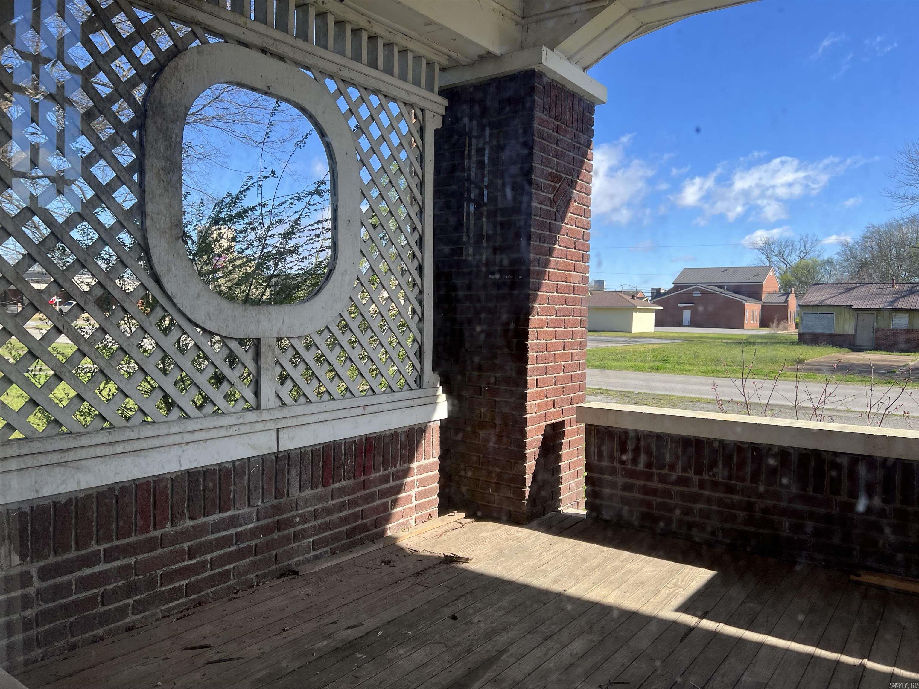 319 Elm  Newport, AR