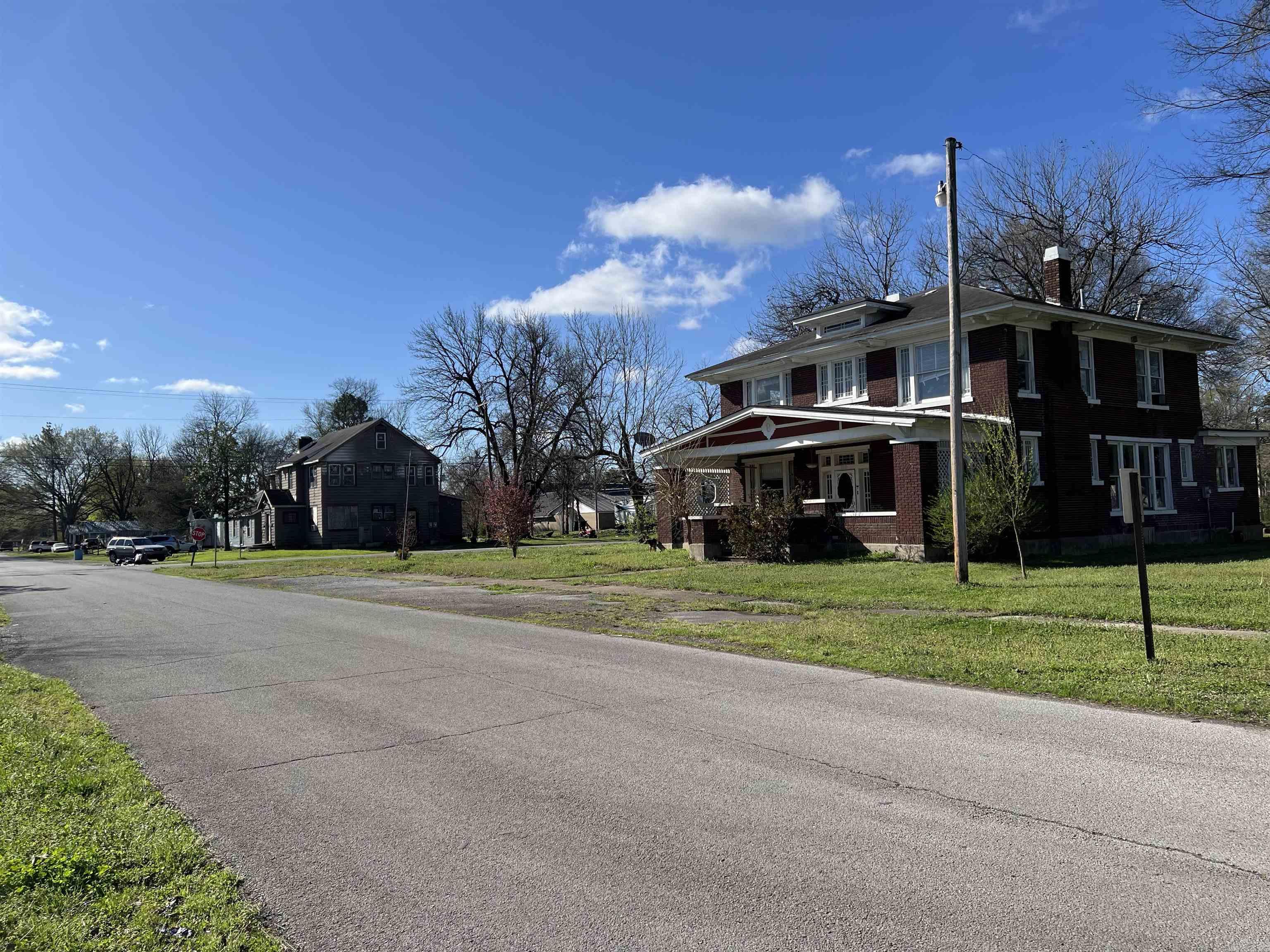 319 Elm  Newport, AR