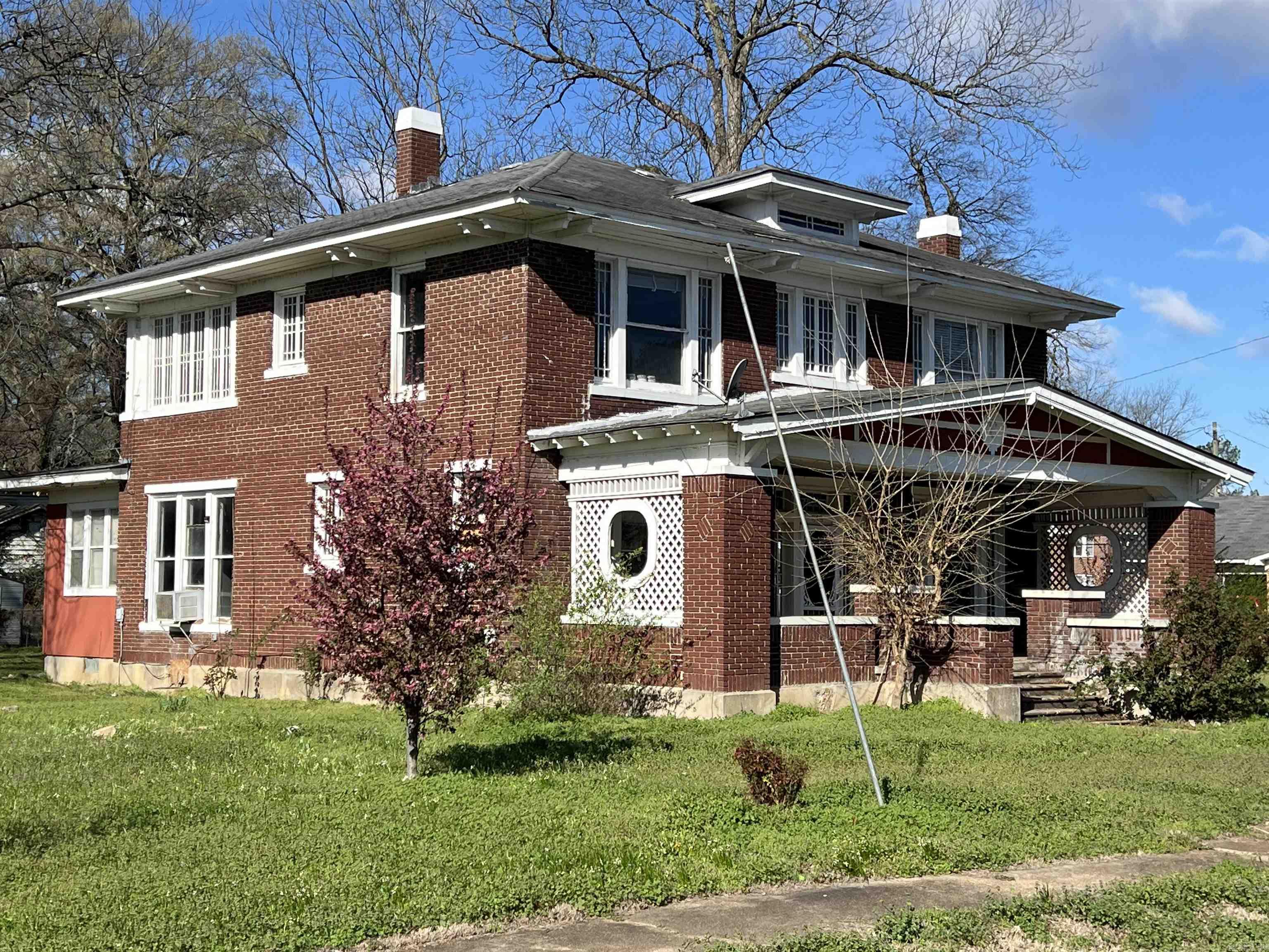 319 Elm  Newport, AR