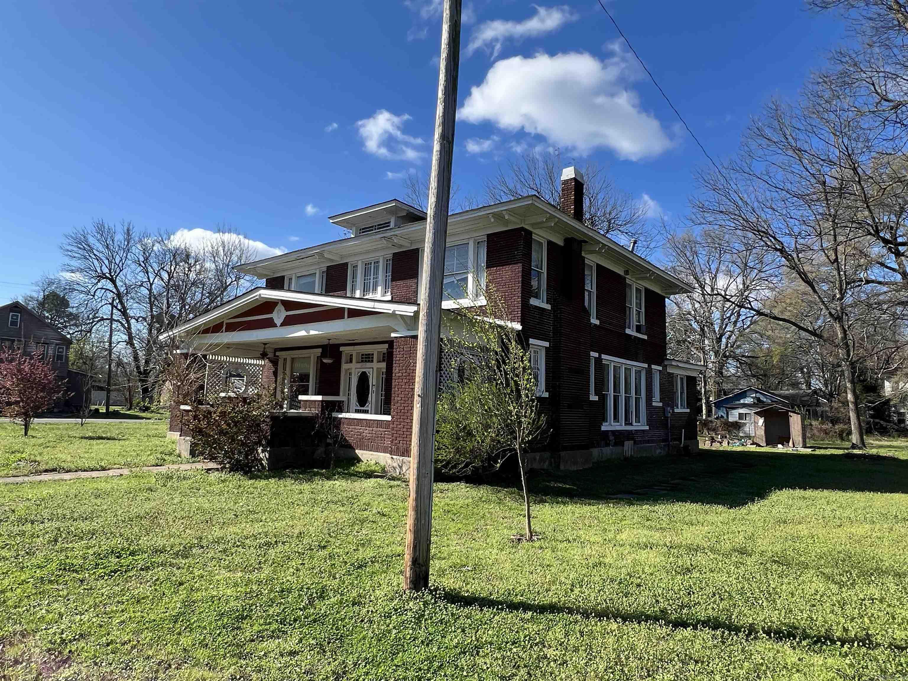 319 Elm  Newport, AR