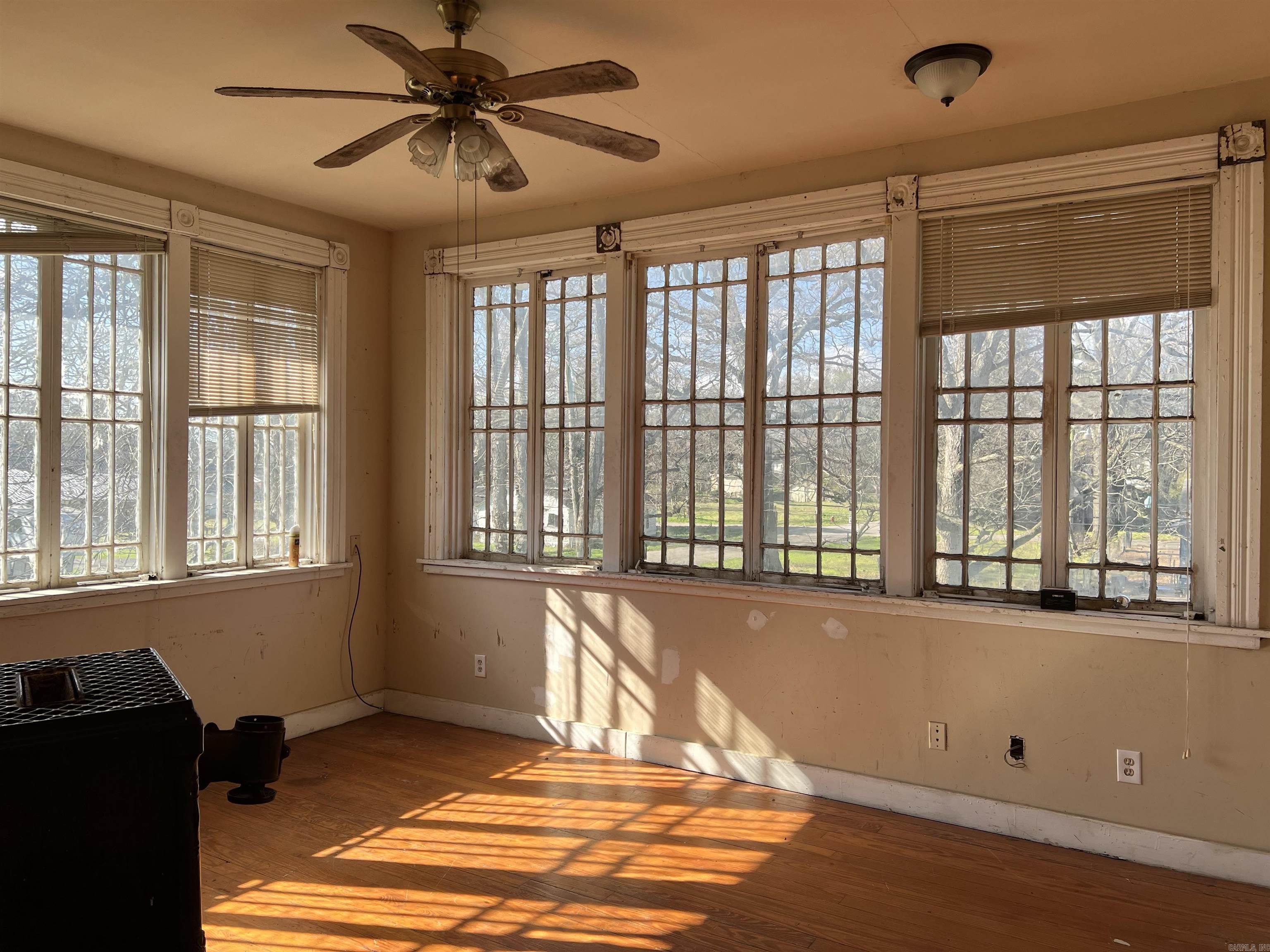 319 Elm  Newport, AR