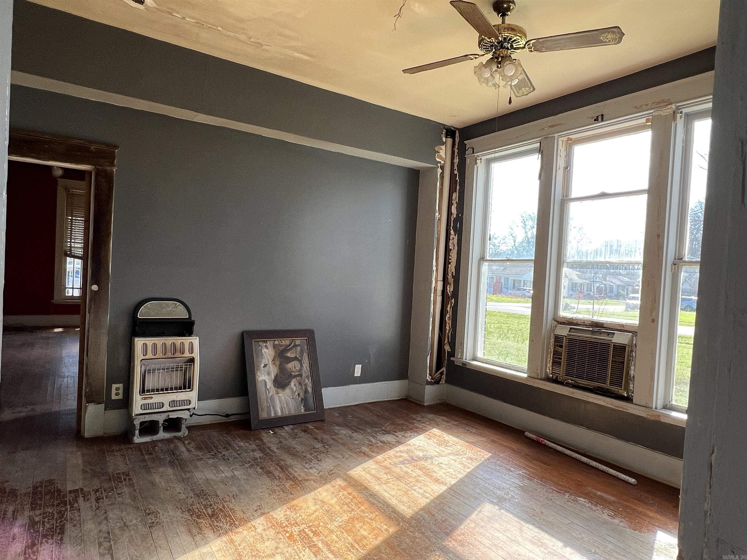 319 Elm  Newport, AR