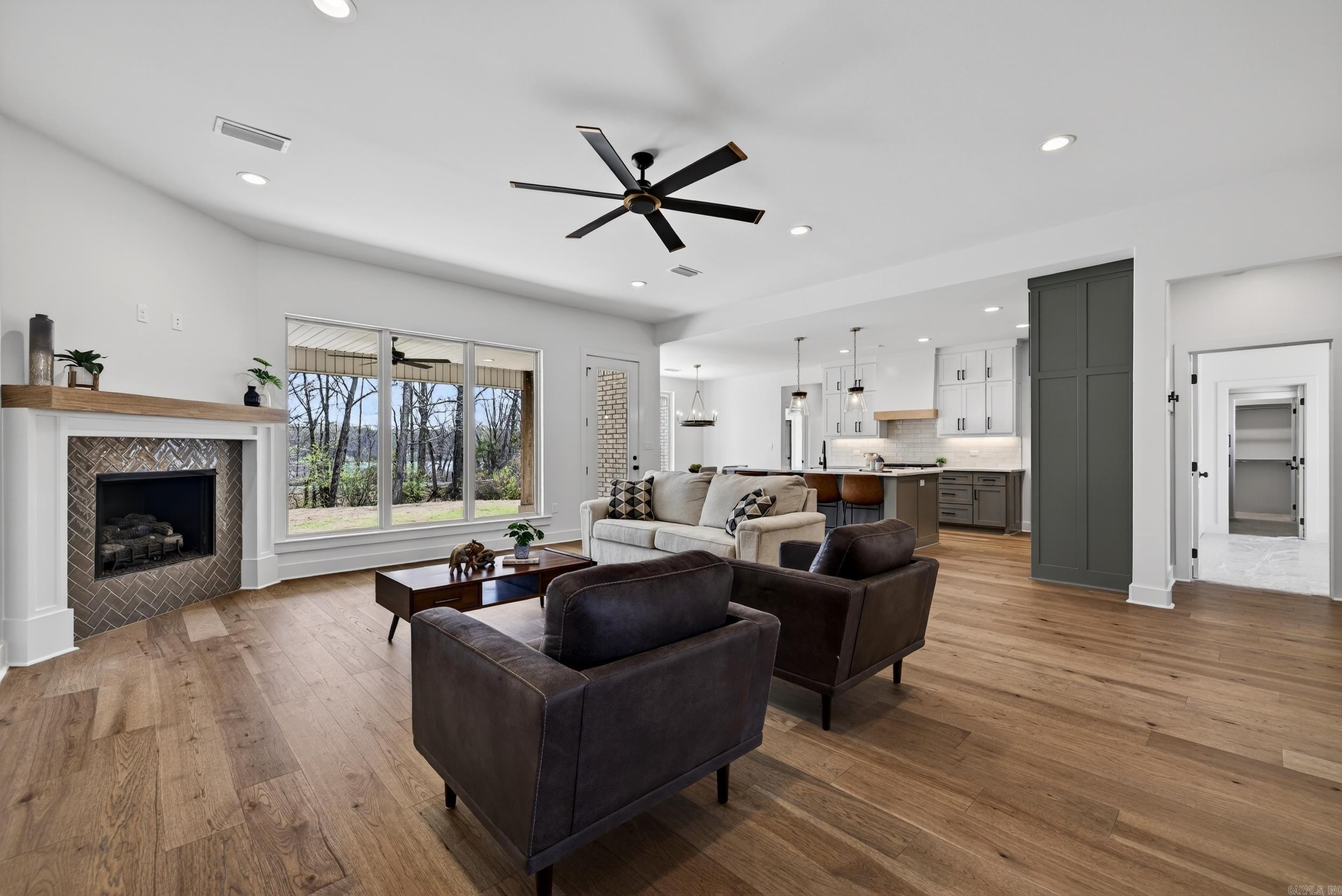 60 Lucia  Maumelle, AR