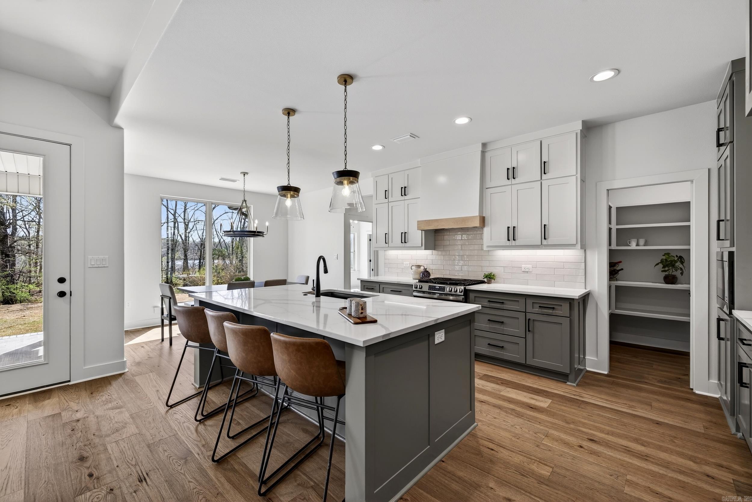 60 Lucia  Maumelle, AR