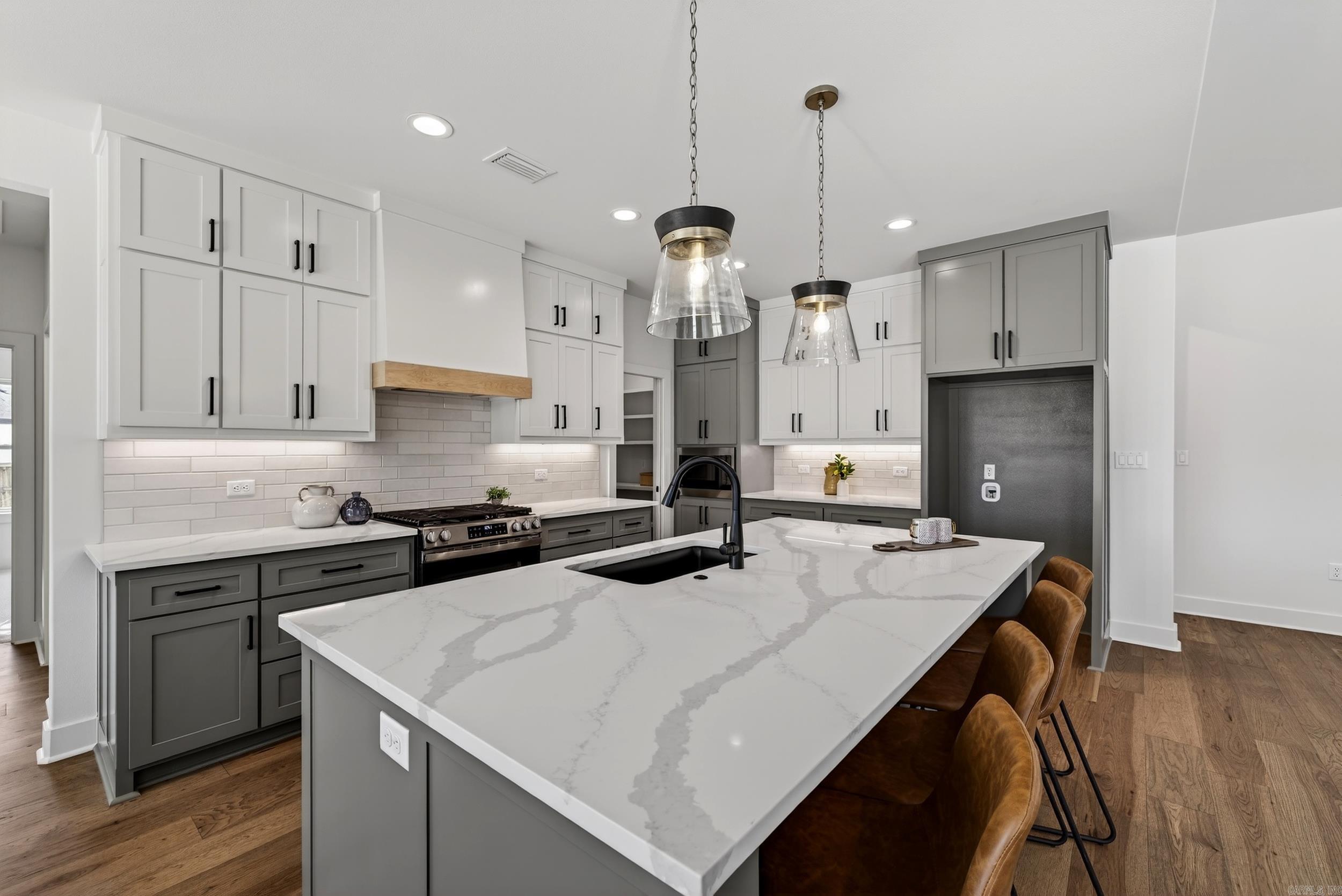 60 Lucia  Maumelle, AR