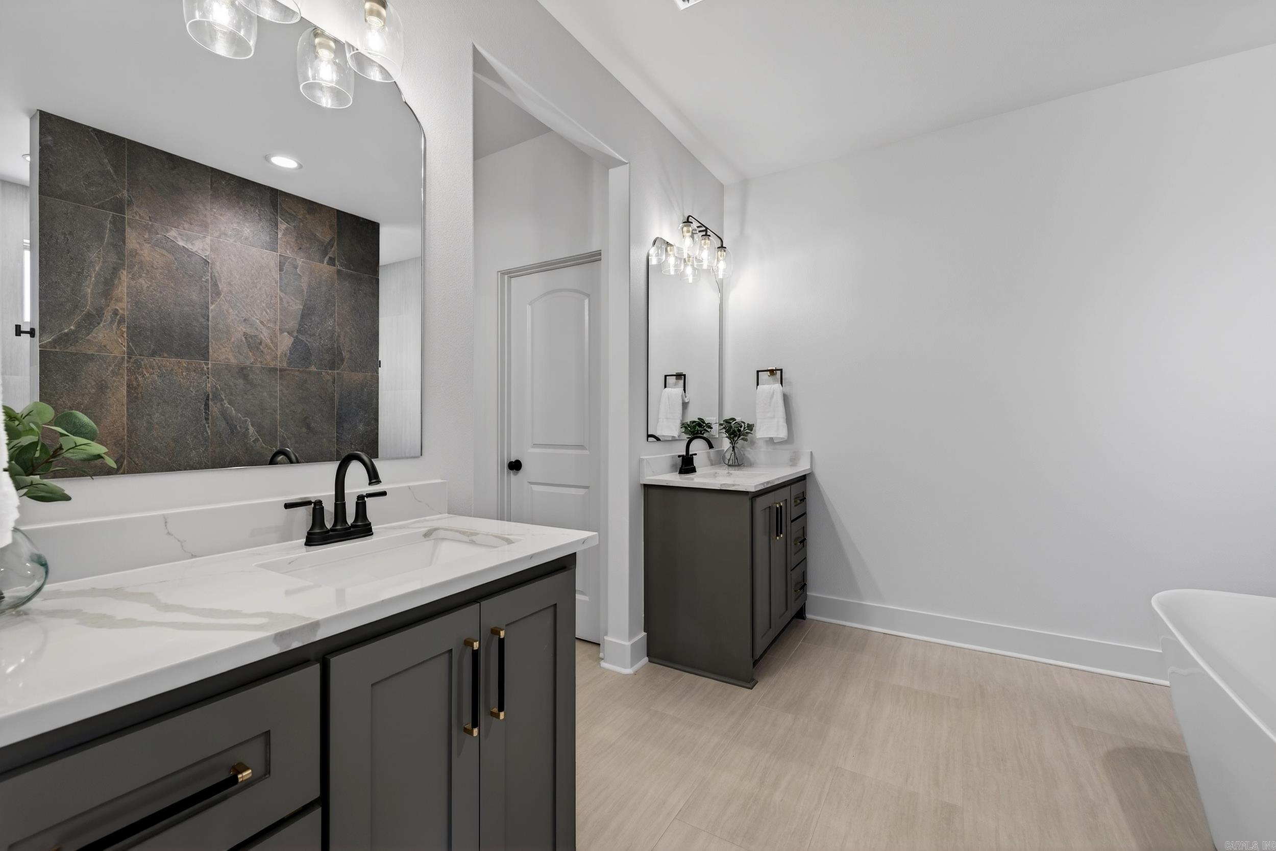 60 Lucia  Maumelle, AR