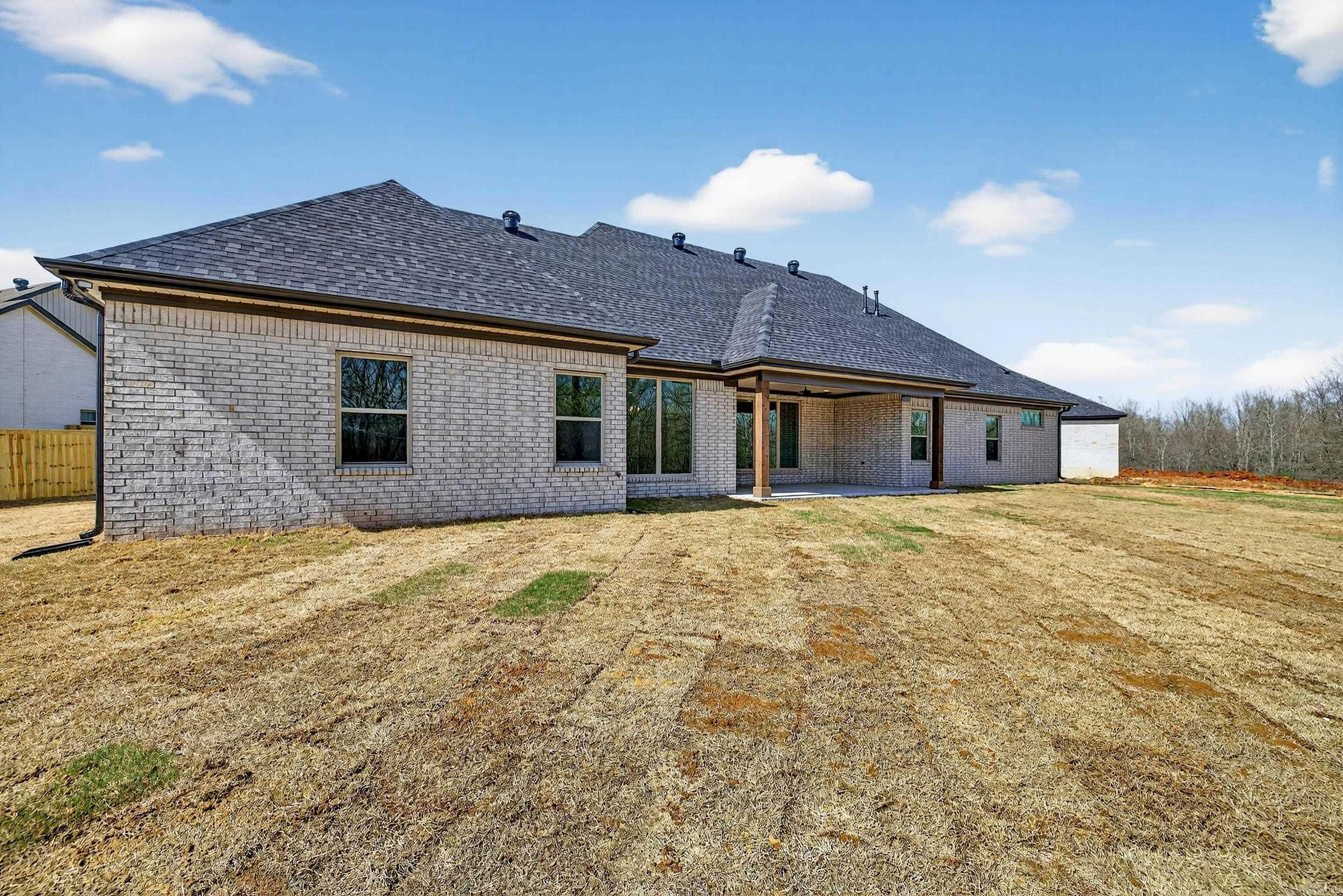 60 Lucia  Maumelle, AR