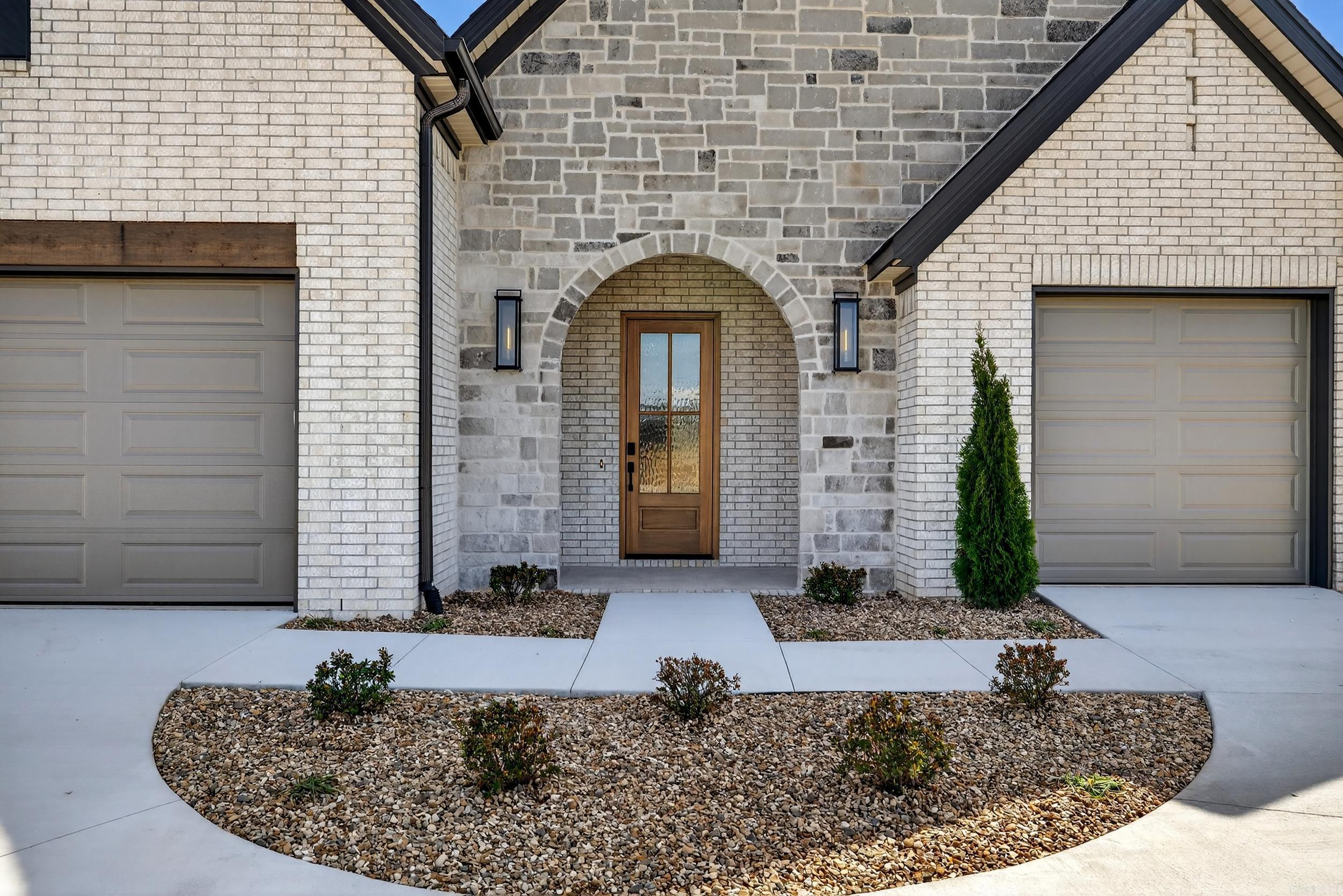 60 Lucia  Maumelle, AR