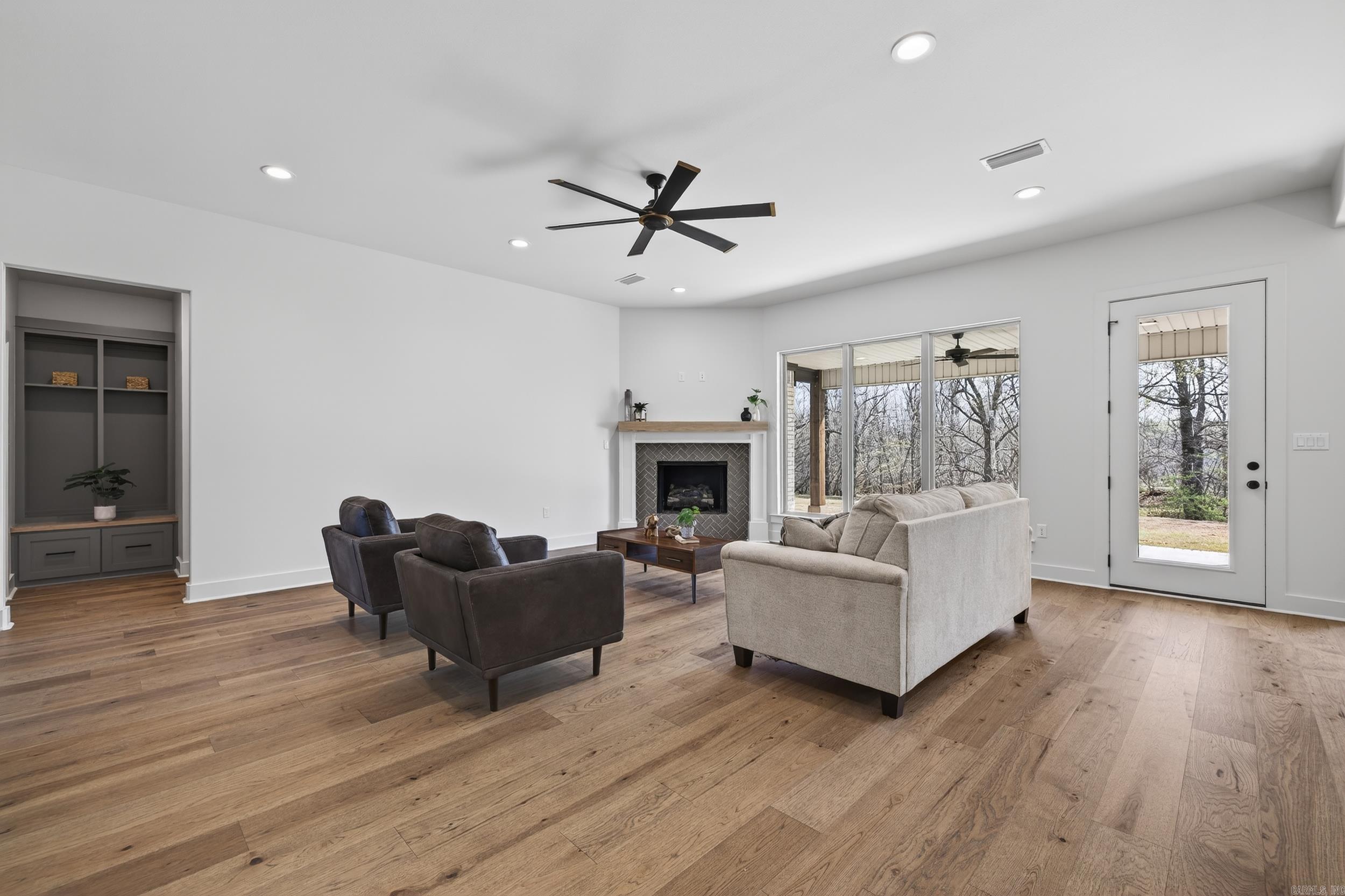 60 Lucia  Maumelle, AR