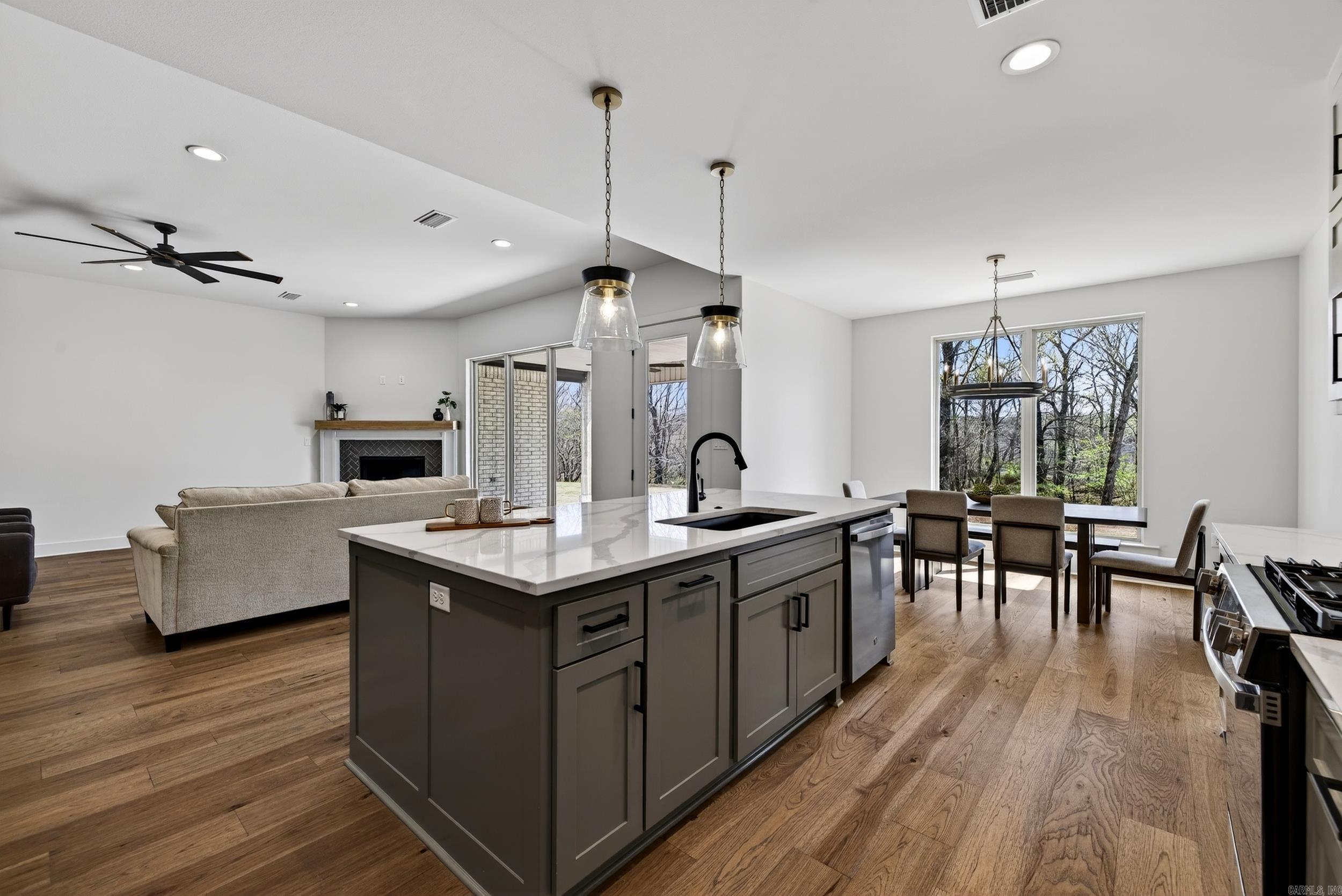 60 Lucia  Maumelle, AR