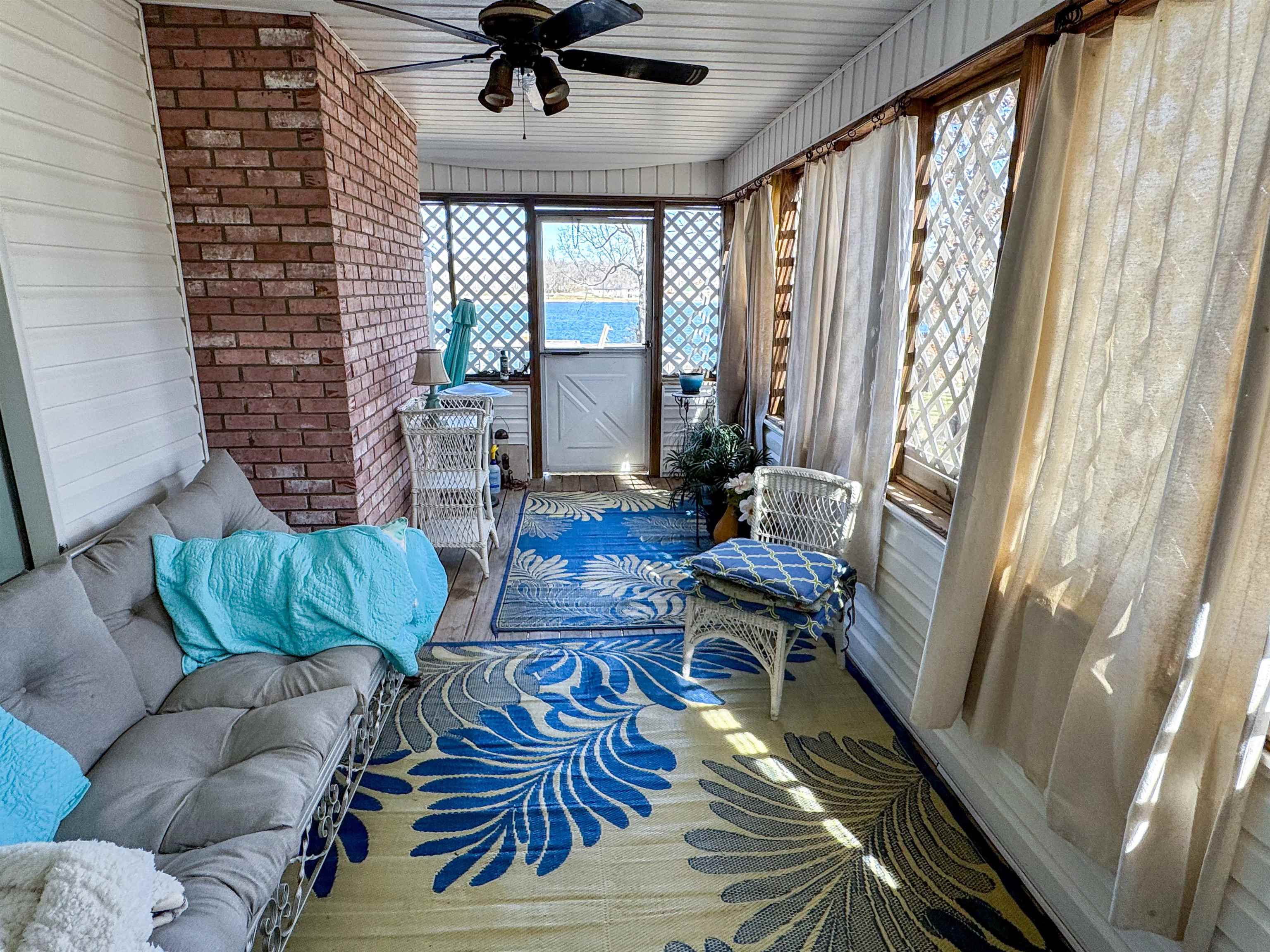 408 S Shore Dr  Horseshoe Bend, AR