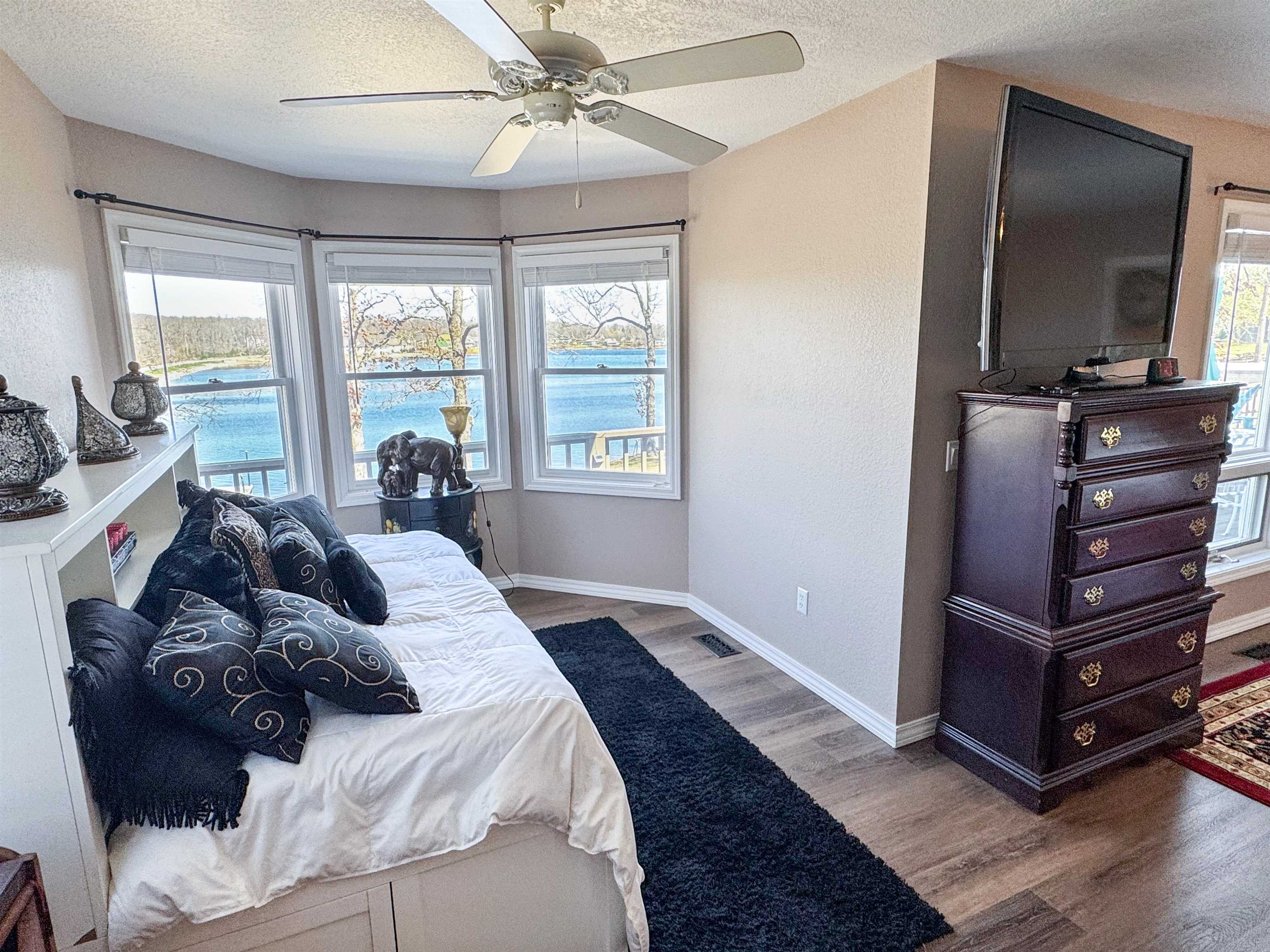 408 S Shore Dr  Horseshoe Bend, AR