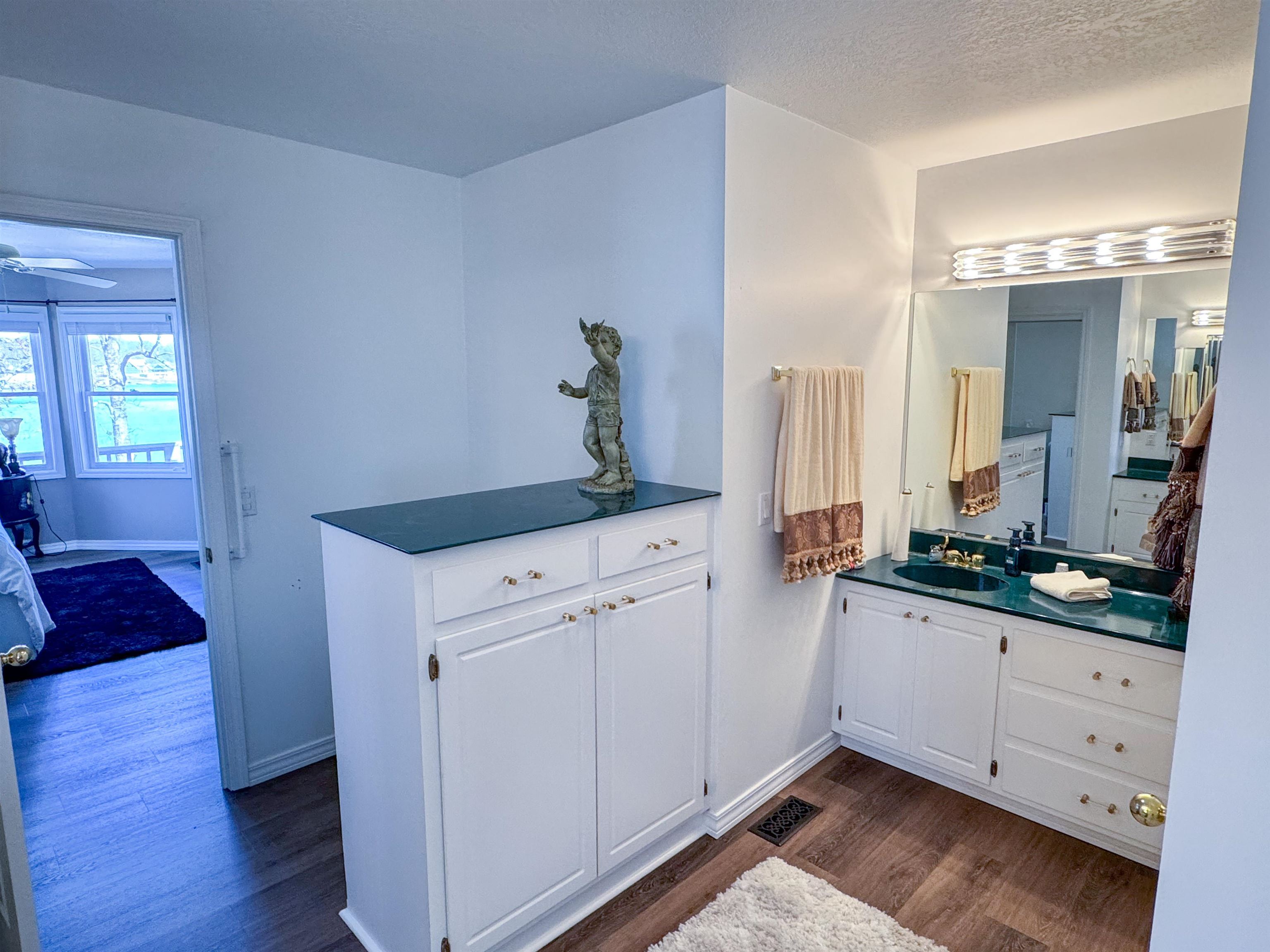 408 S Shore Dr  Horseshoe Bend, AR