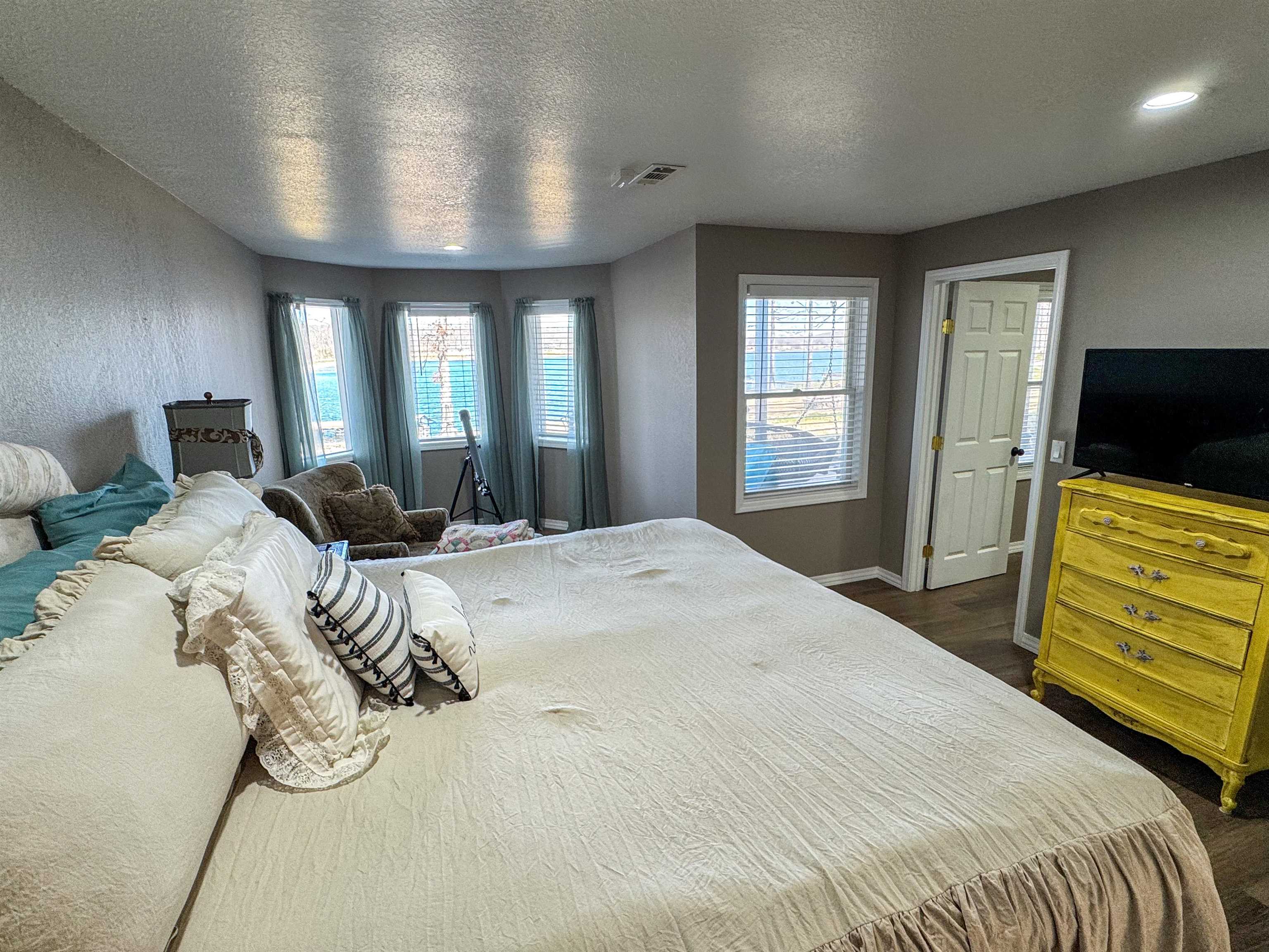 408 S Shore Dr  Horseshoe Bend, AR