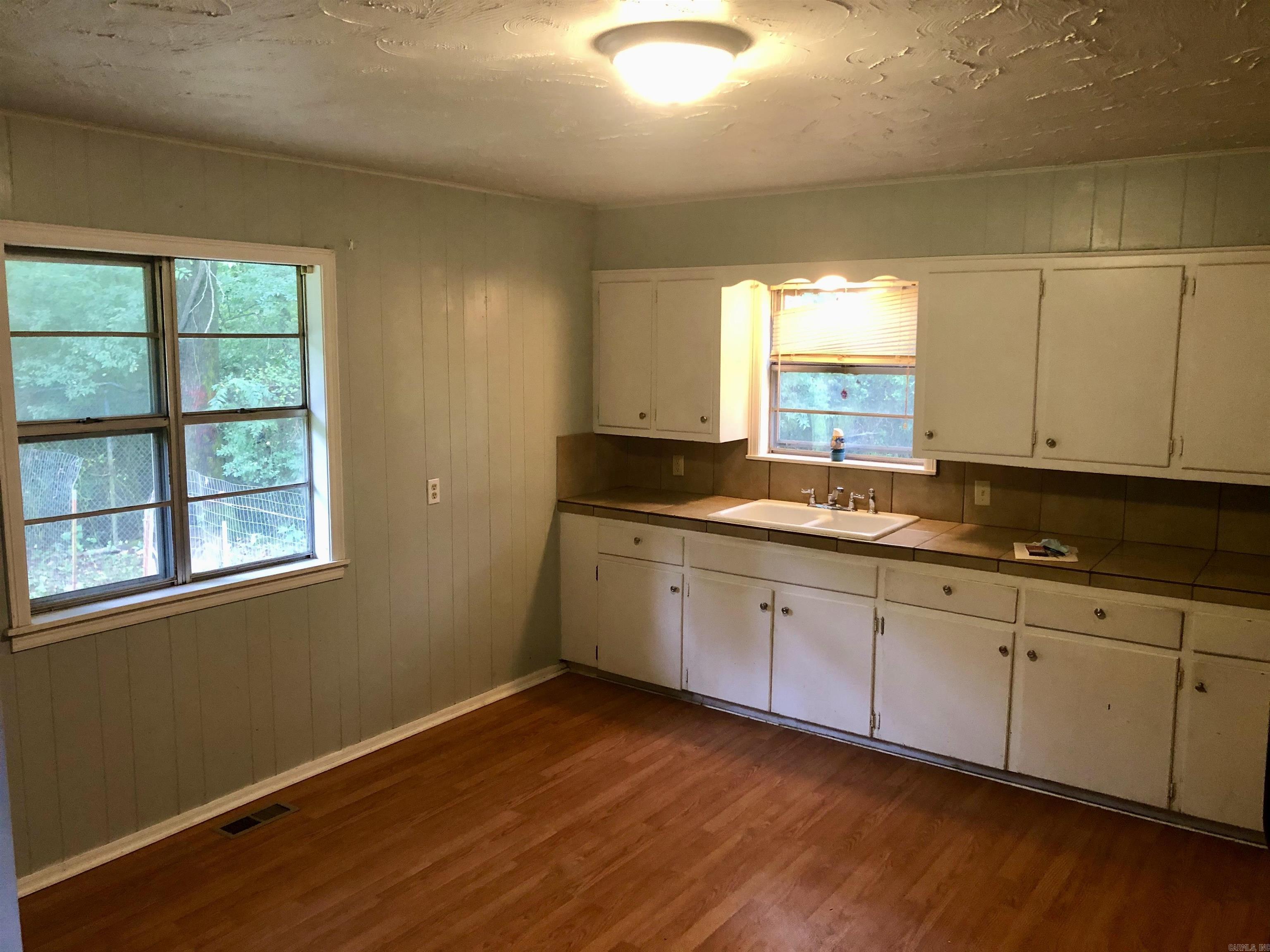 110 Perry St  Clarksville, AR