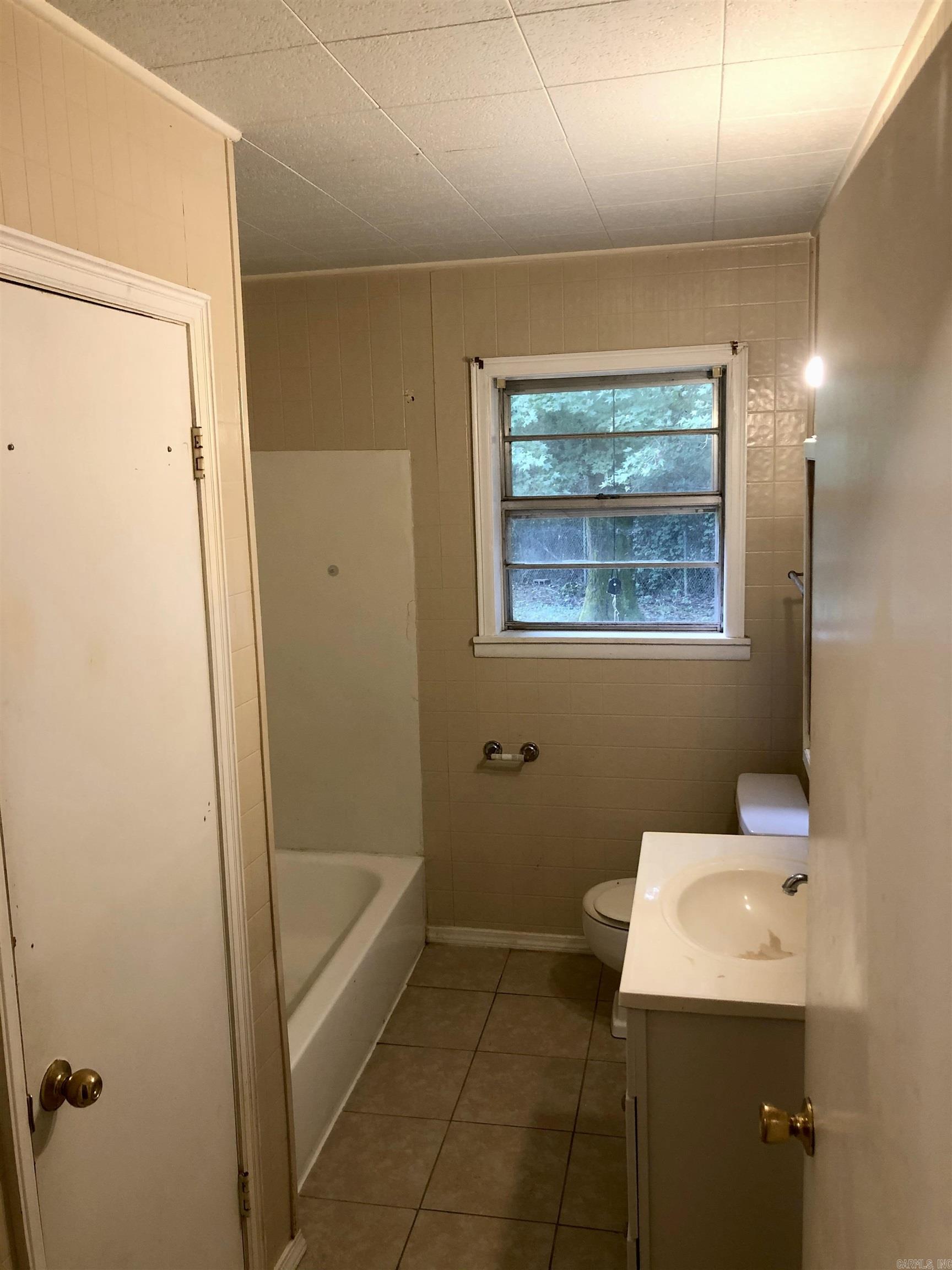 110 Perry St  Clarksville, AR