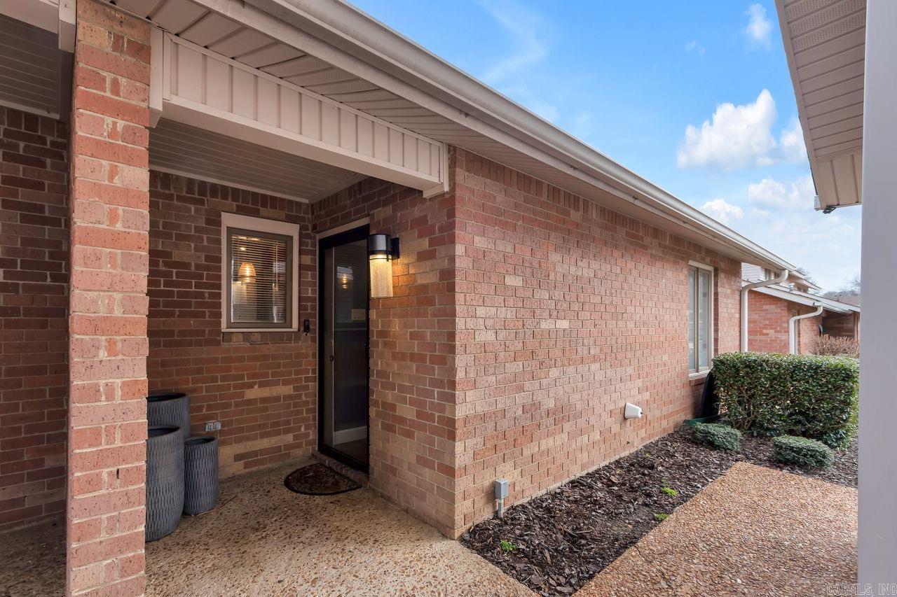 2733 Greenbriar Dr.  Jonesboro, AR