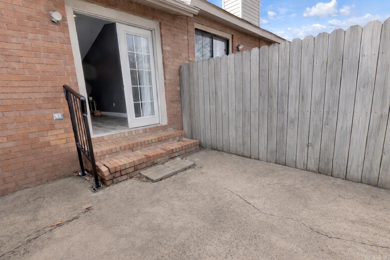 2733 Greenbriar Dr.  Jonesboro, AR